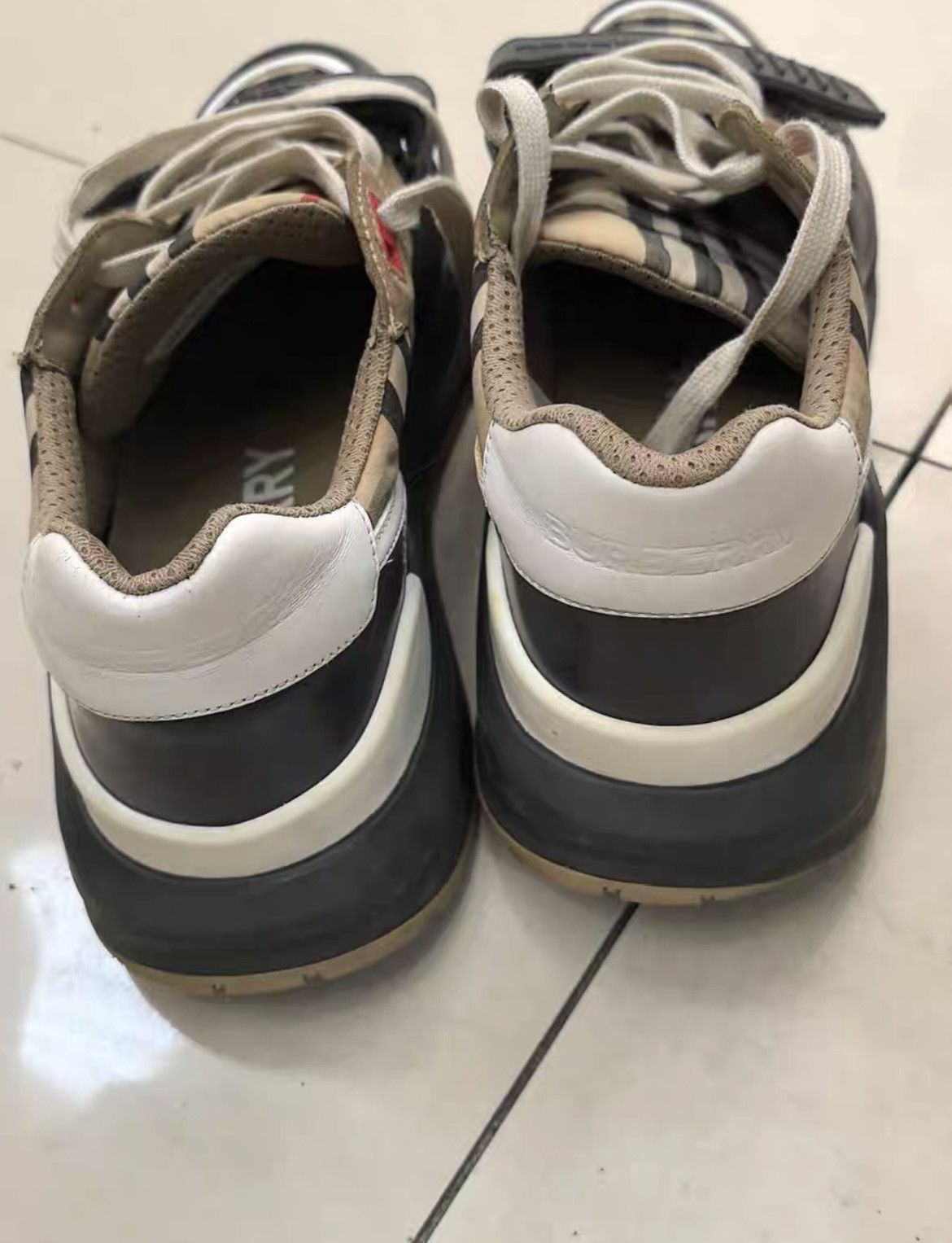 Burberry Burberry Ramsey 'Vintage Check - Beige' Size US 9 / EU 42 - 3 Thumbnail
