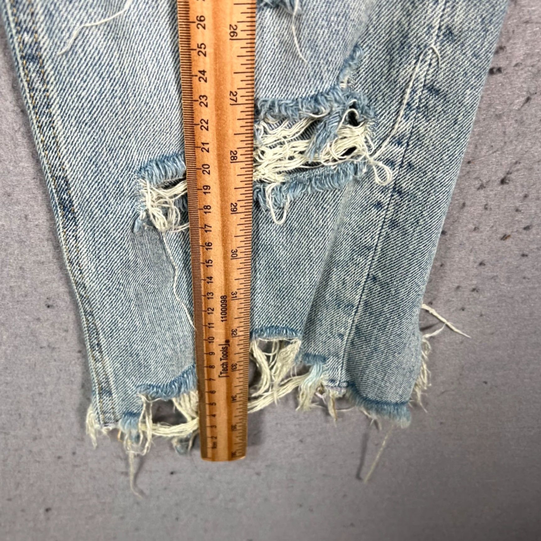Vintage We The Free Distressed Light Wash Straight Leg Jeans Women’s Size 25 Size 42" / US 20 - 7 Thumbnail