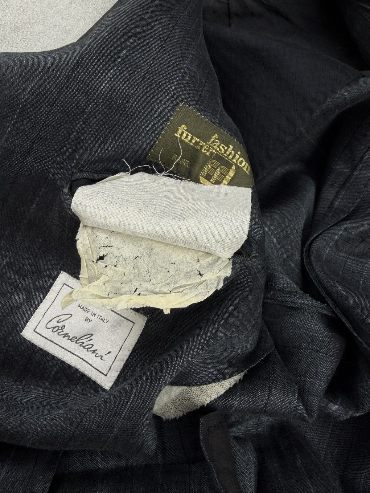 Corneliani Vintage Corneliani Gray Pinstripe Blazer Jacket Size 50R - 10 Thumbnail