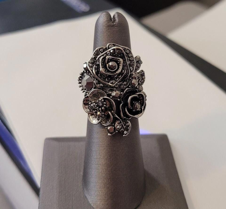 Designer 28mm Vintage Black Rose Ethnic Antique Silver Ring - Size 6 Size ONE SIZE - 7 Thumbnail