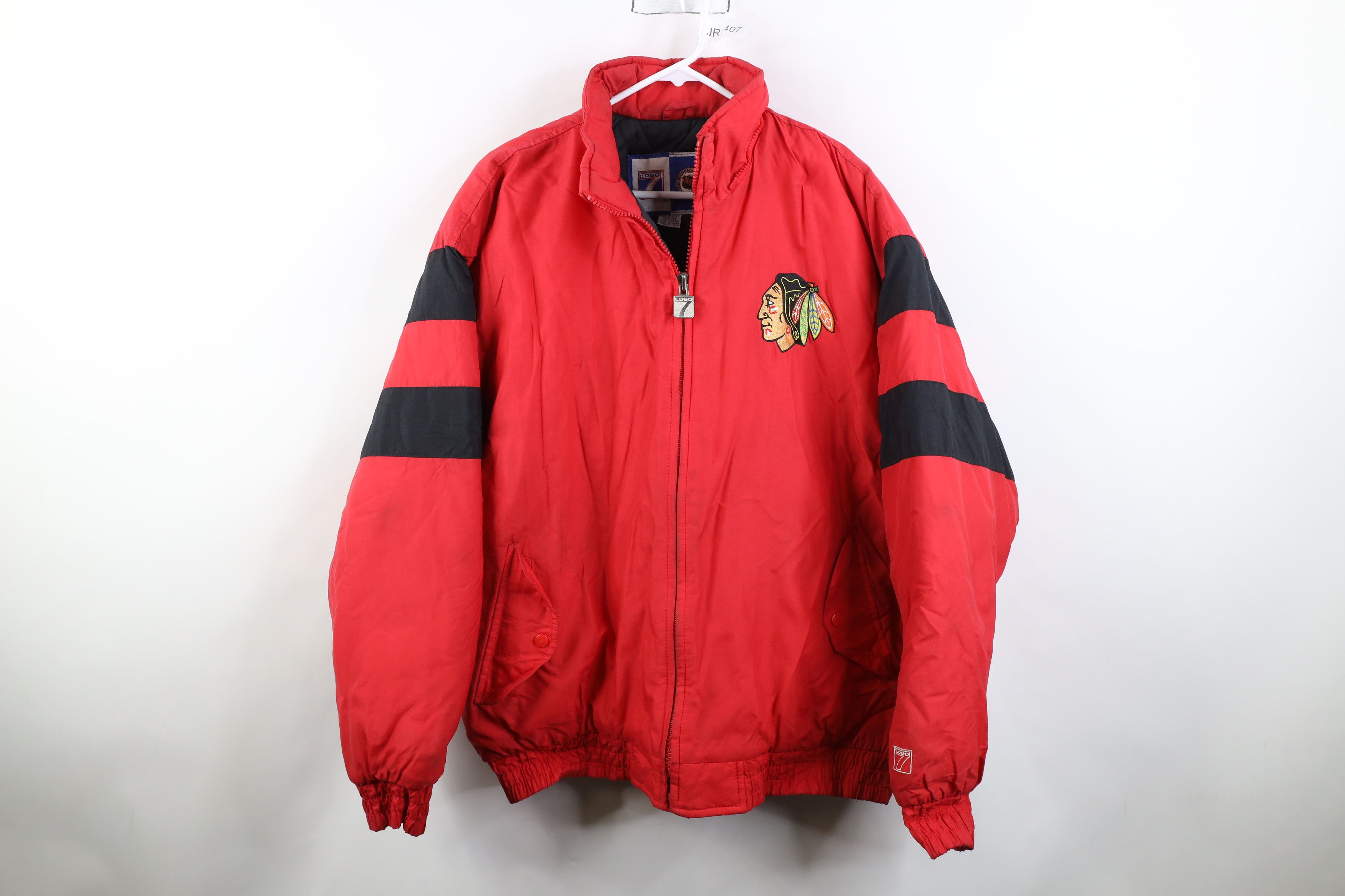 Vintage Vintage 90s Chicago Blackhawks Hockey Quilted Puffer Jacket Size US XL / EU 56 / 4 - 1 Thumbnail