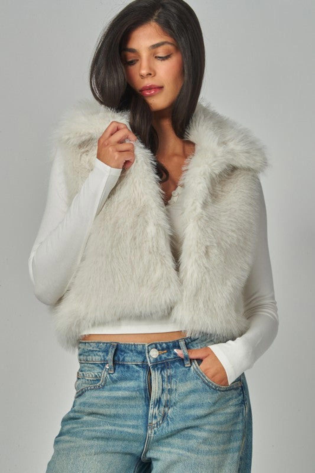 Other Foxy Faux Fur Crop Vest Gilet Light Beige Size S / US 4 / IT 40 - 1 Thumbnail