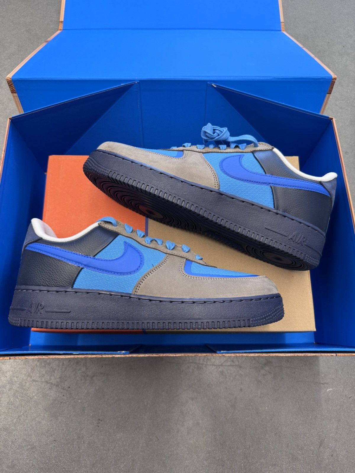 Nike 2024 Special Box Set Nike Air Max 95 + Air Force 1 Signed Size US 9.5 / EU 42-43 - 14 Thumbnail