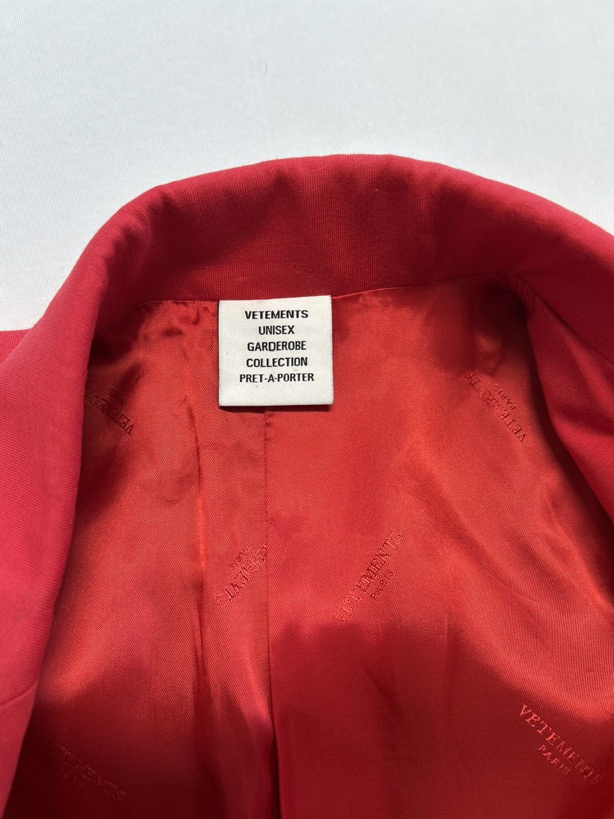 Vetements FW2022 Power-Shoulder Coat Red Size US L / EU 52-54 / 3 - 14 Thumbnail