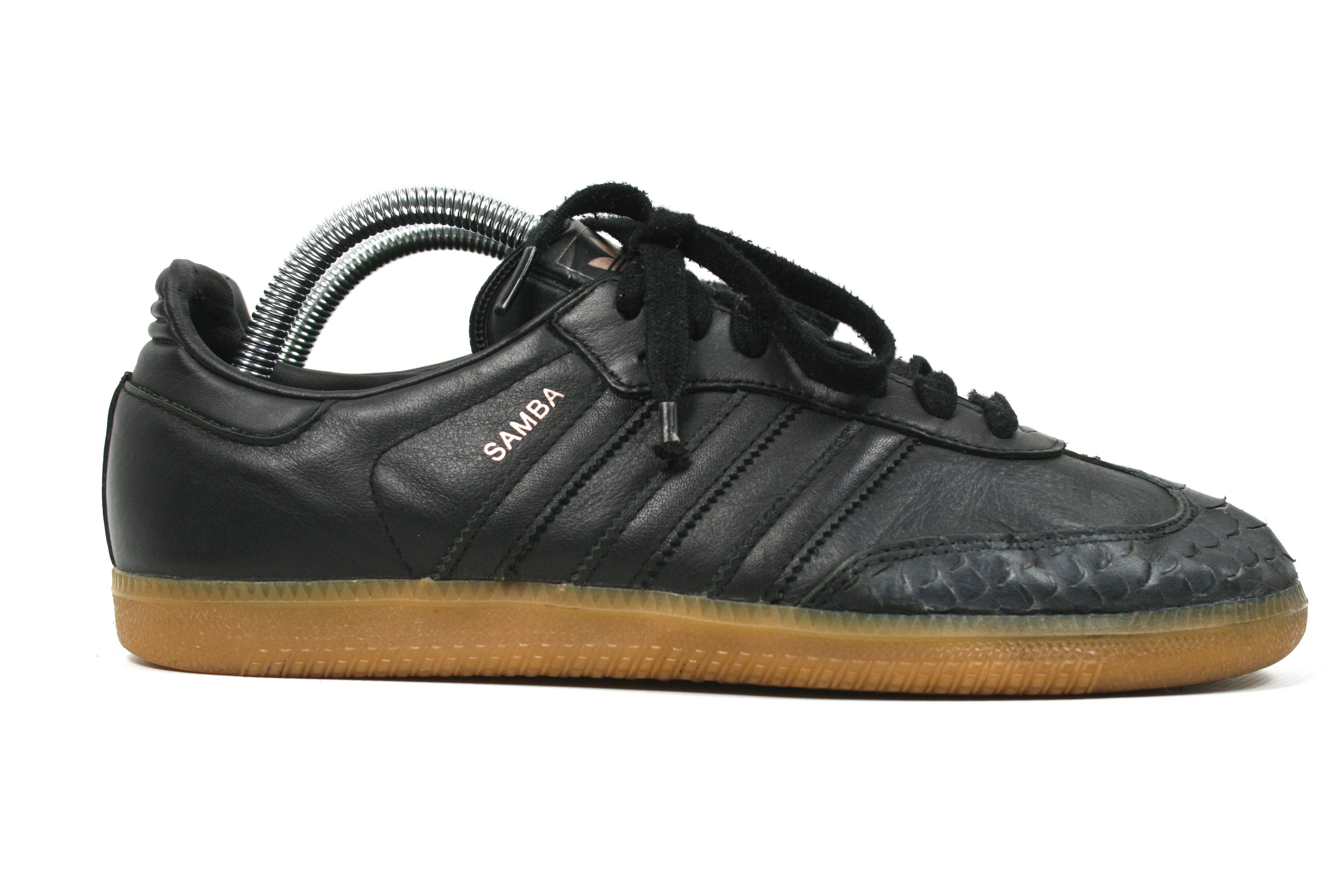 adidas gazelle silver green womens Adidas Samba Women's White 100% Faux Leather Sneakers main image 1
