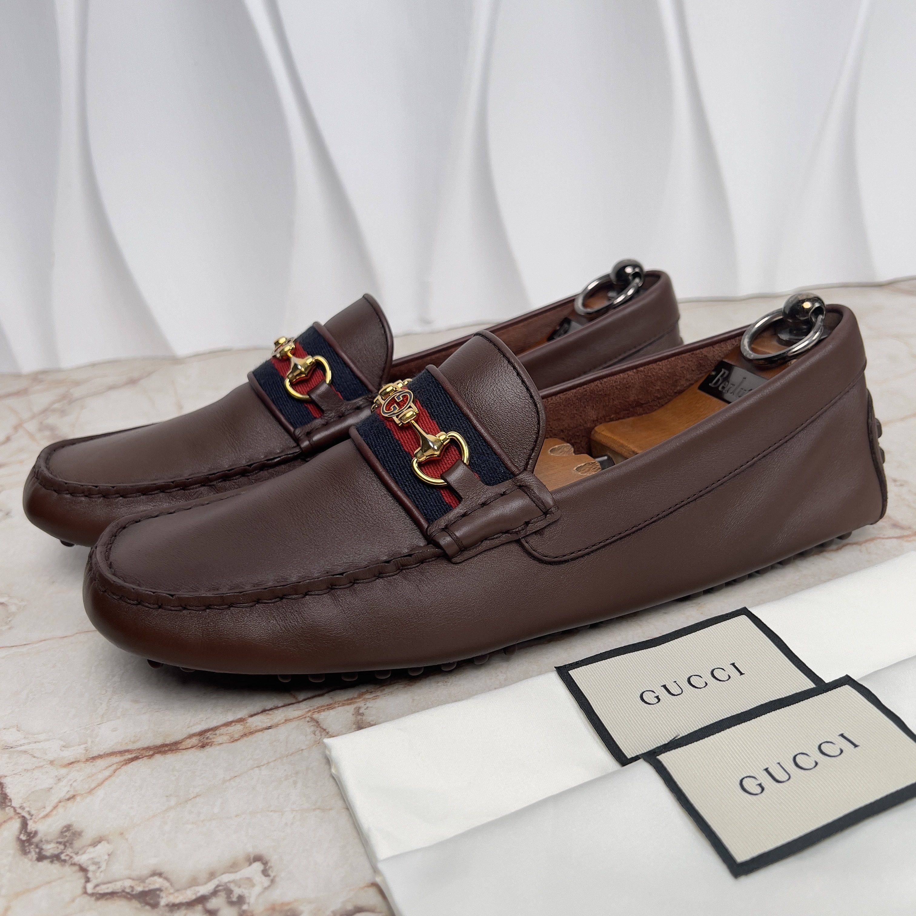 GUCCI SHOES MENS LOAFERS MOCCASINS G LOGO GRAY LEATHER 8.5G 9 GUCCI - Horse-bit Loafers Black Suede Iconic Style - 9US  main image 3