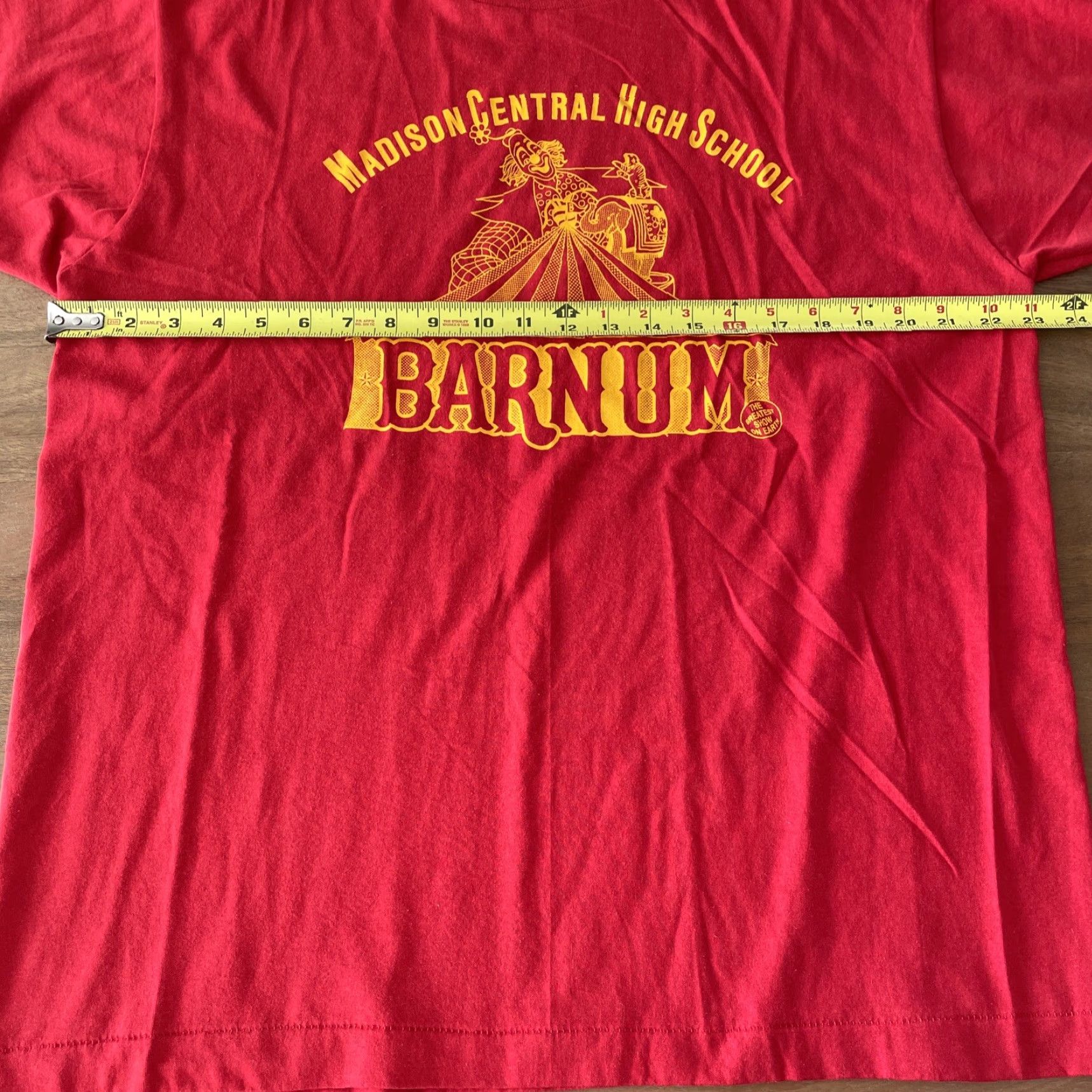 Fruit Of The Loom VINTAGE Fruit of the Loom Shirt Unisex Adults XL Red 90s Circus Clown - Madison Central High Netherlands? Size US XL / EU 56 / 4 - 7 Thumbnail
