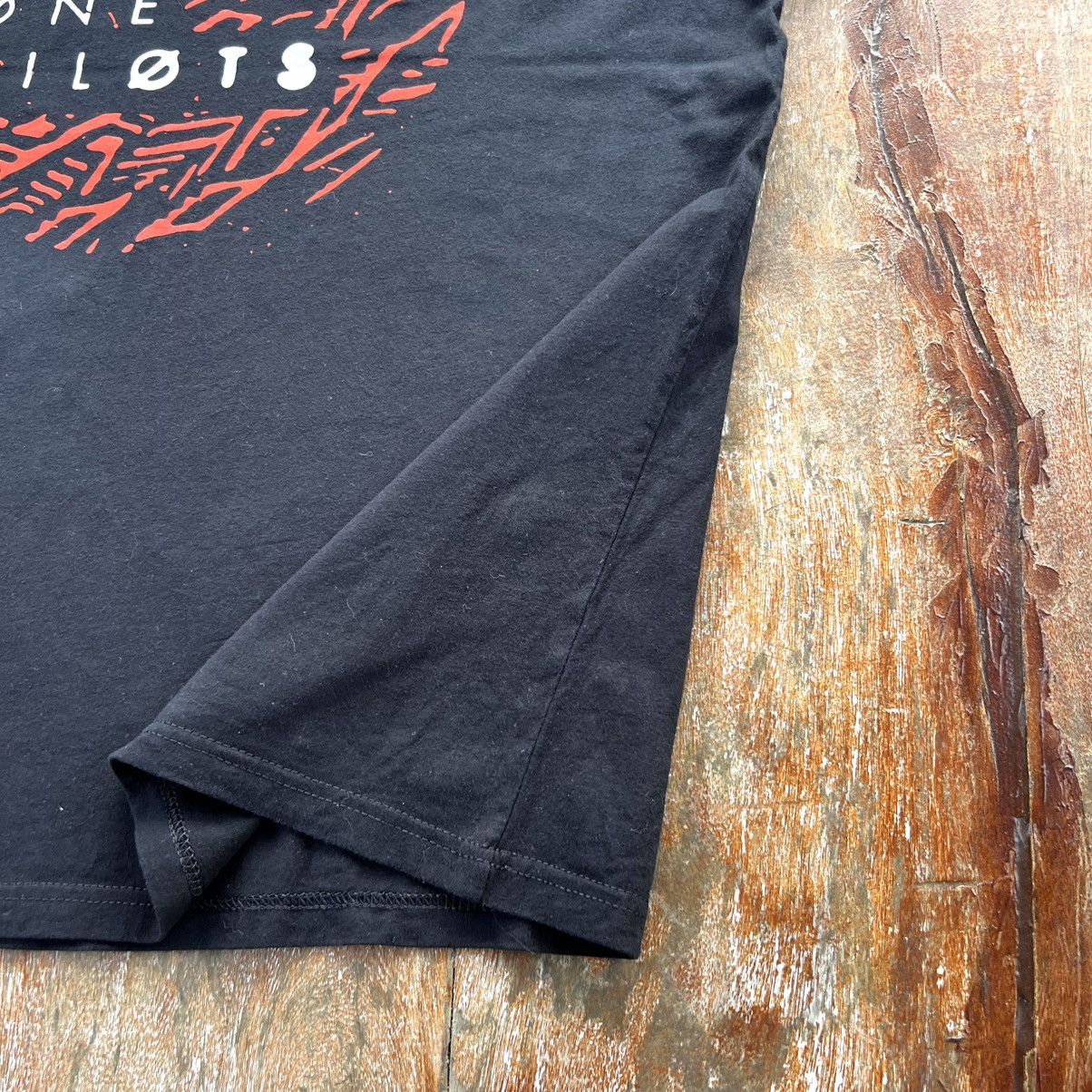 Band Tees Vintage Twenty One Pilots Rare Band Shirt Size US XL / EU 56 / 4 - 5 Thumbnail