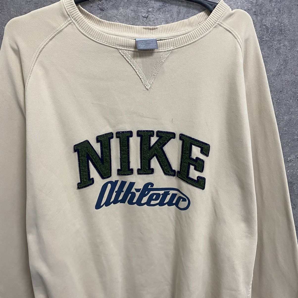 Nike Vintage Nike Athletic Baggy Sweatshirt Oversized Big Logo Size US XL / EU 56 / 4 - 5 Thumbnail