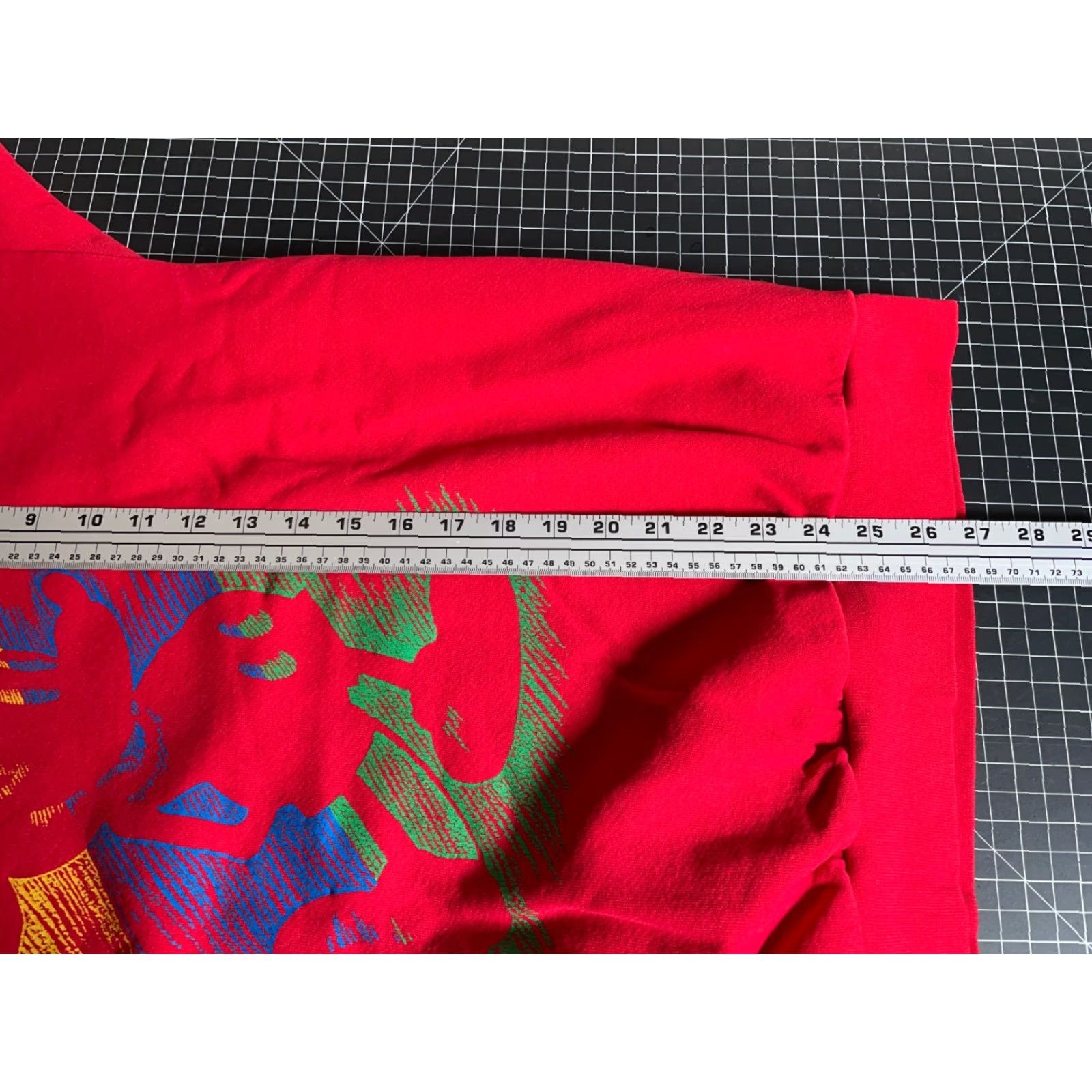 Disney VINTAGE Disney Mickey Mouse Sweatshirt Adult Large-XL Red Crewneck 90s Cartoon Retro Graphic Print Sweatshirt Men Size US L / EU 52-54 / 3 - 7 Thumbnail