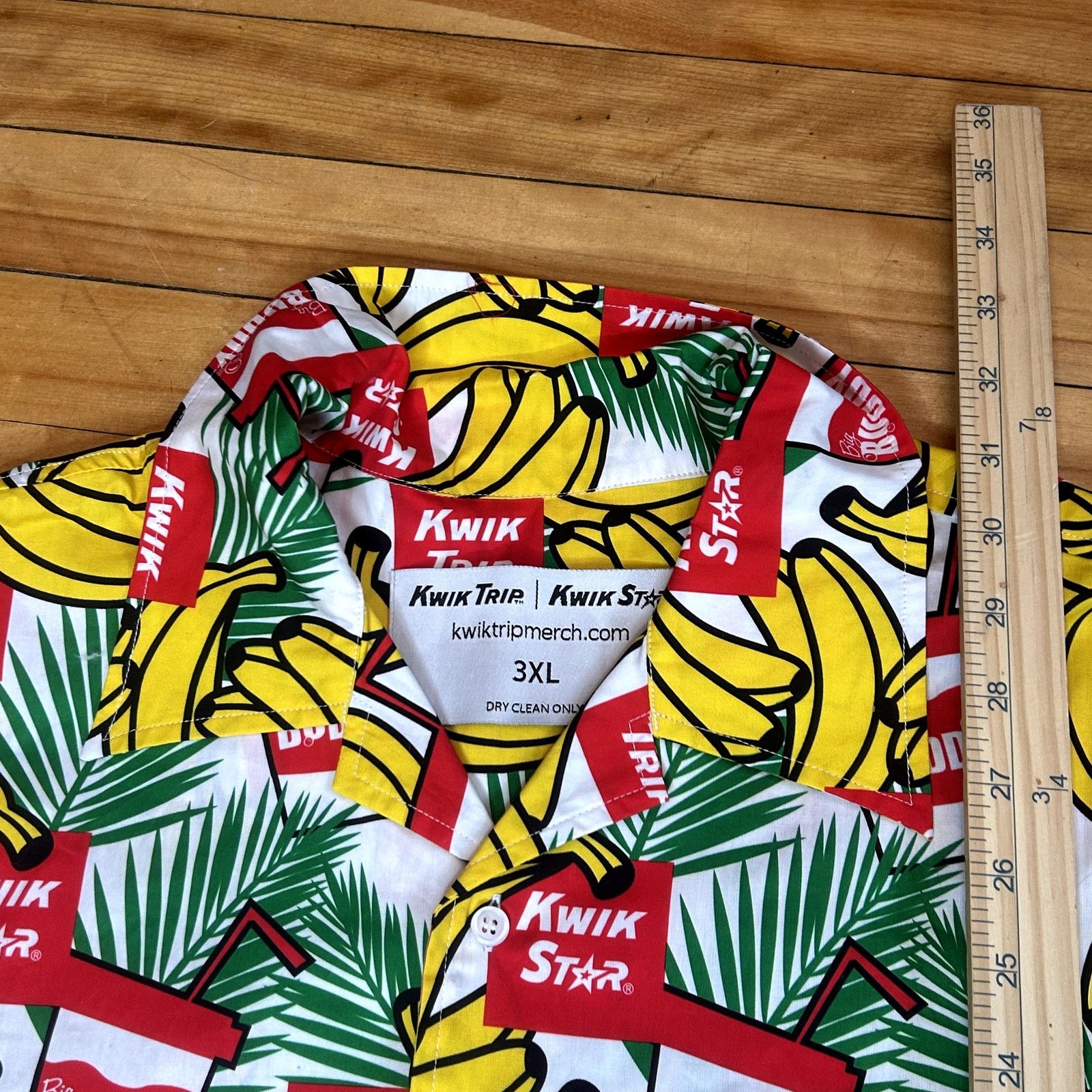 Vintage Kwiktrip Big Buddy Hawaiian T-Shirt 3XL Size US XXL / EU 58 / 5 - 4 Thumbnail