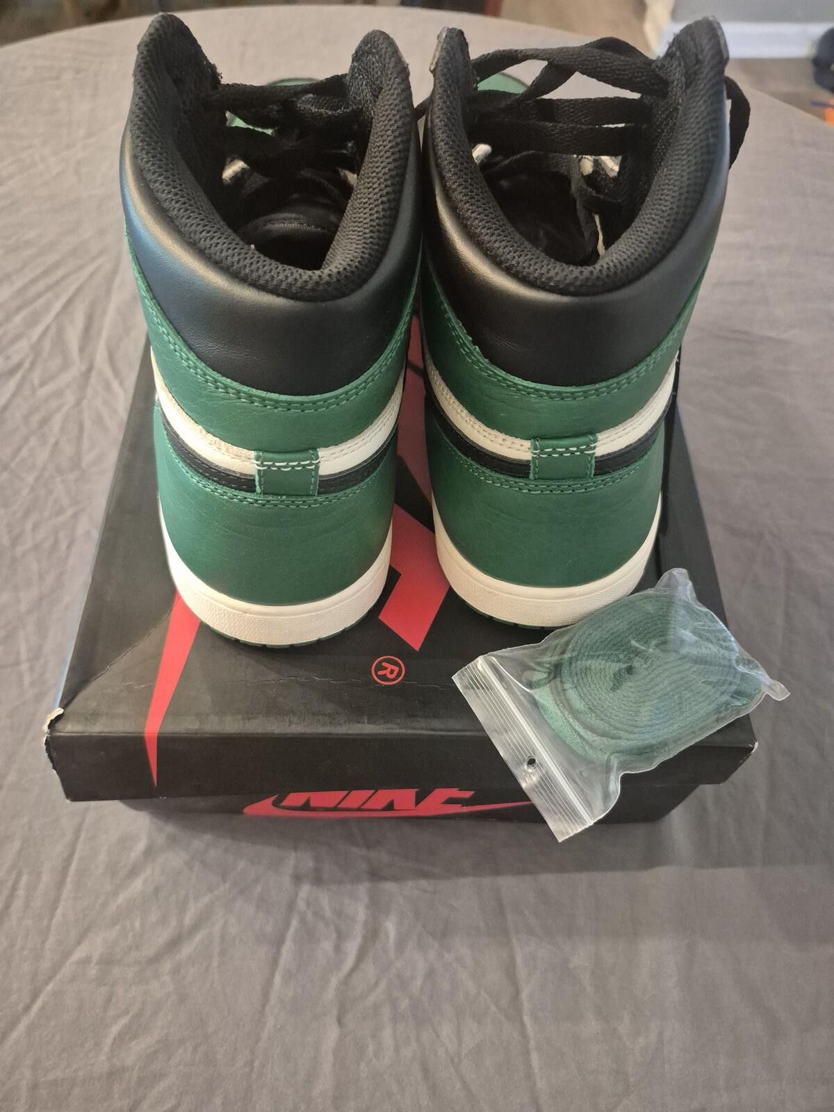 Jordan Brand Jordan 1 Retro High Top Pine Green Size 11.5 Pre-Owned Size US 11.5 / EU 44-45 - 3 Thumbnail
