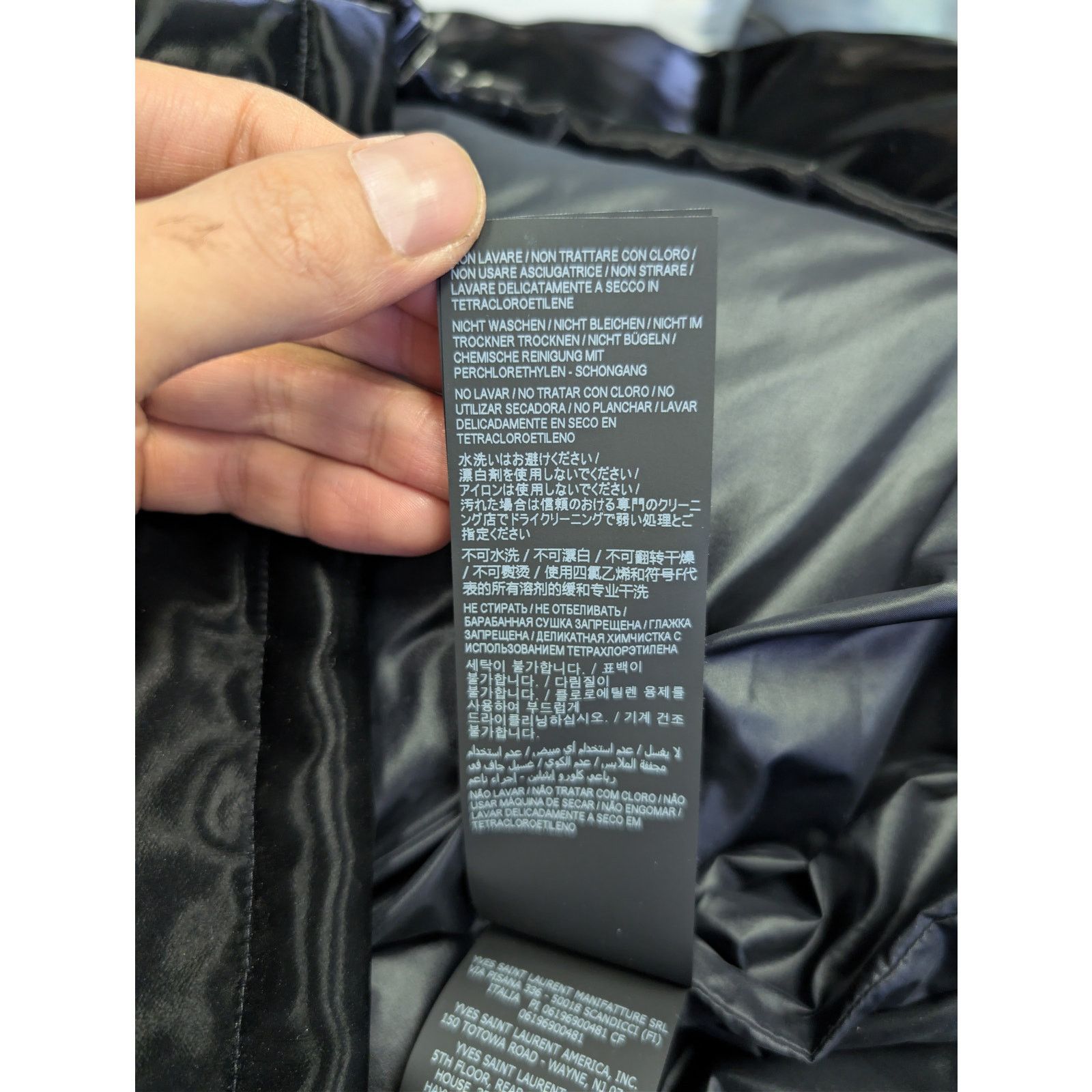 Saint Laurent Paris o1rshd1 CC20 Lacquered Down Puffer Jacket in black technical Size US M / EU 48-50 / 2 - 21 Thumbnail