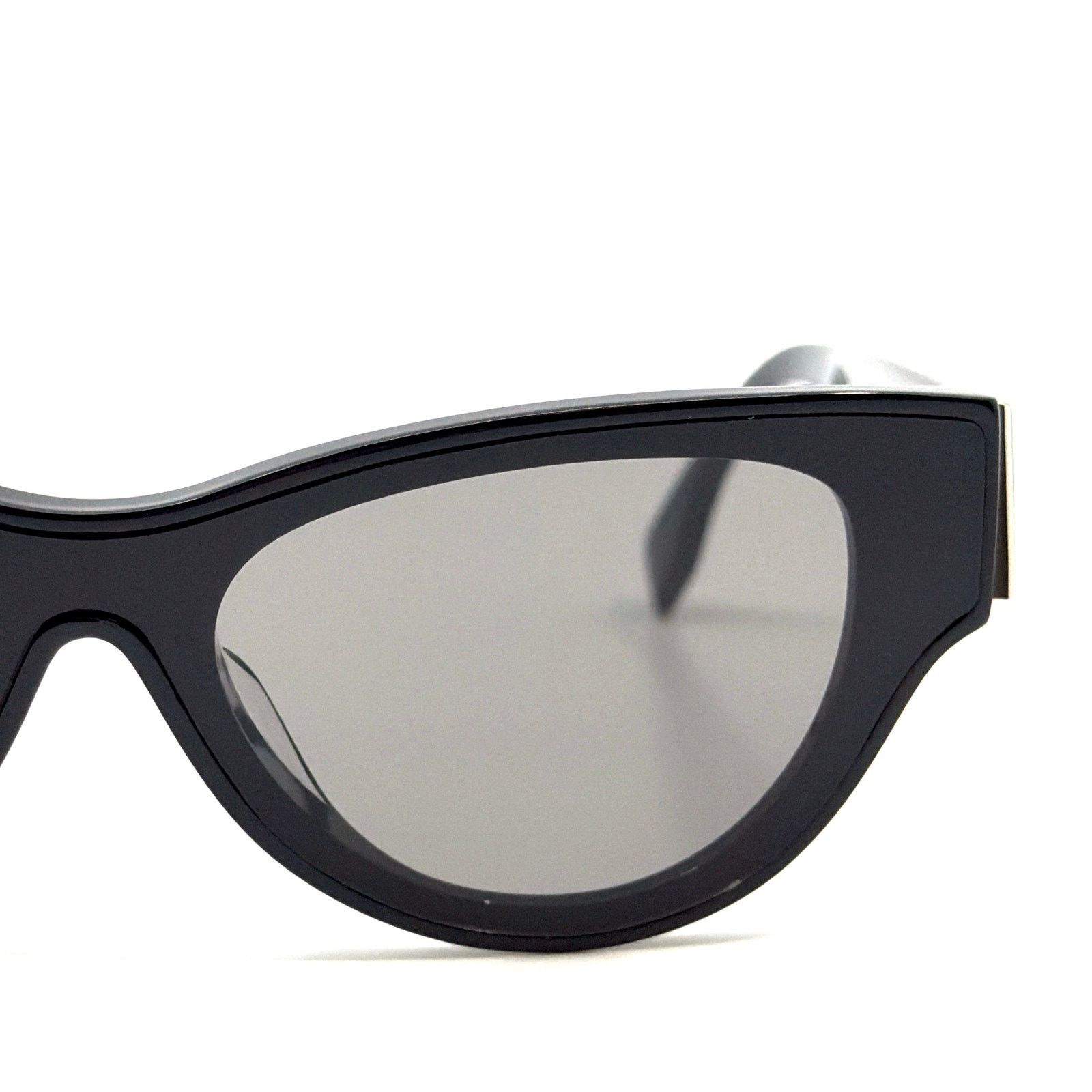 Fendi New!!! FENDI Sunglasses FE40135F 01A Authentic Size ONE SIZE - 5 Thumbnail