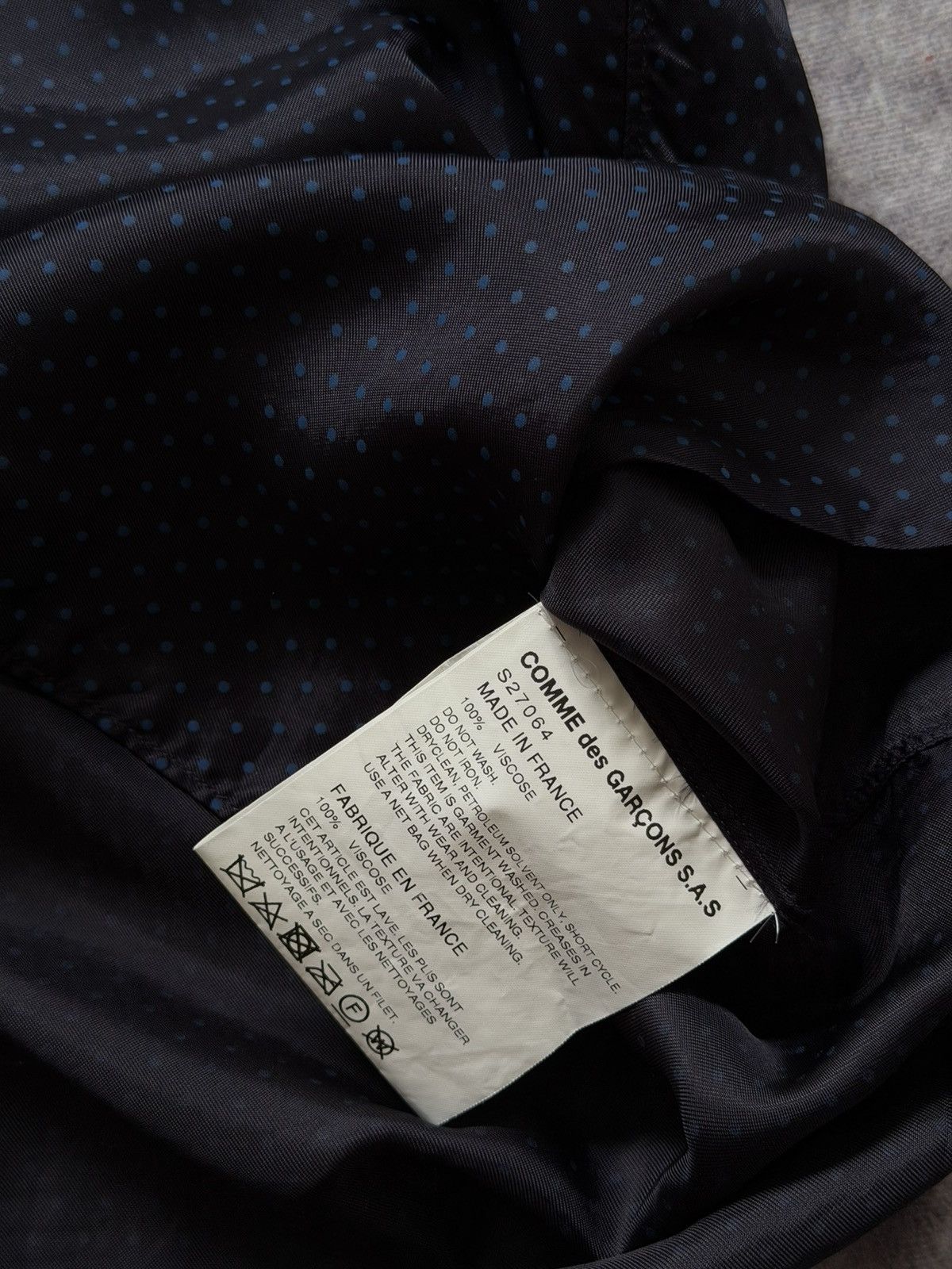 Comme des Garcons Comme Des Garcons Homme Viscose Polka Dot Short Sleeve Shirt Size US S / EU 44-46 / 1 - 9 Thumbnail