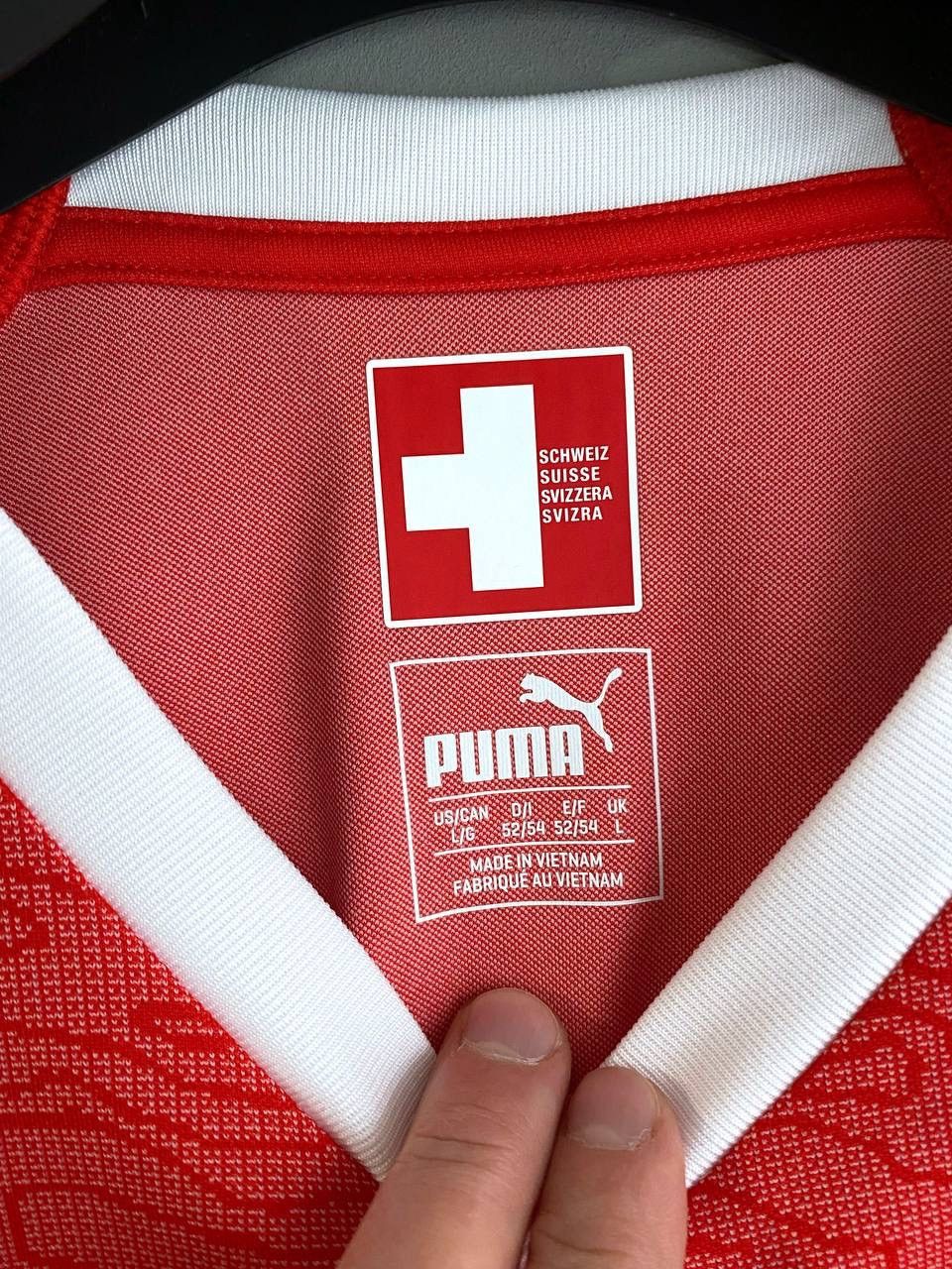 Puma Puma Switzerland/Suisse National Team Soccer Jersey, Size L Size US L / EU 52-54 / 3 - 10 Thumbnail
