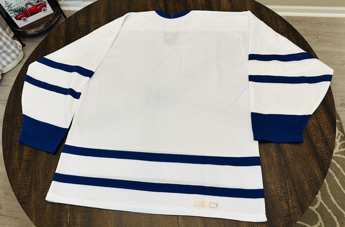Ccm VTG CCM NHL Toronto Maple Leaf Hockey Jersey Size: XL Size US XL / EU 56 / 4 - 10 Thumbnail