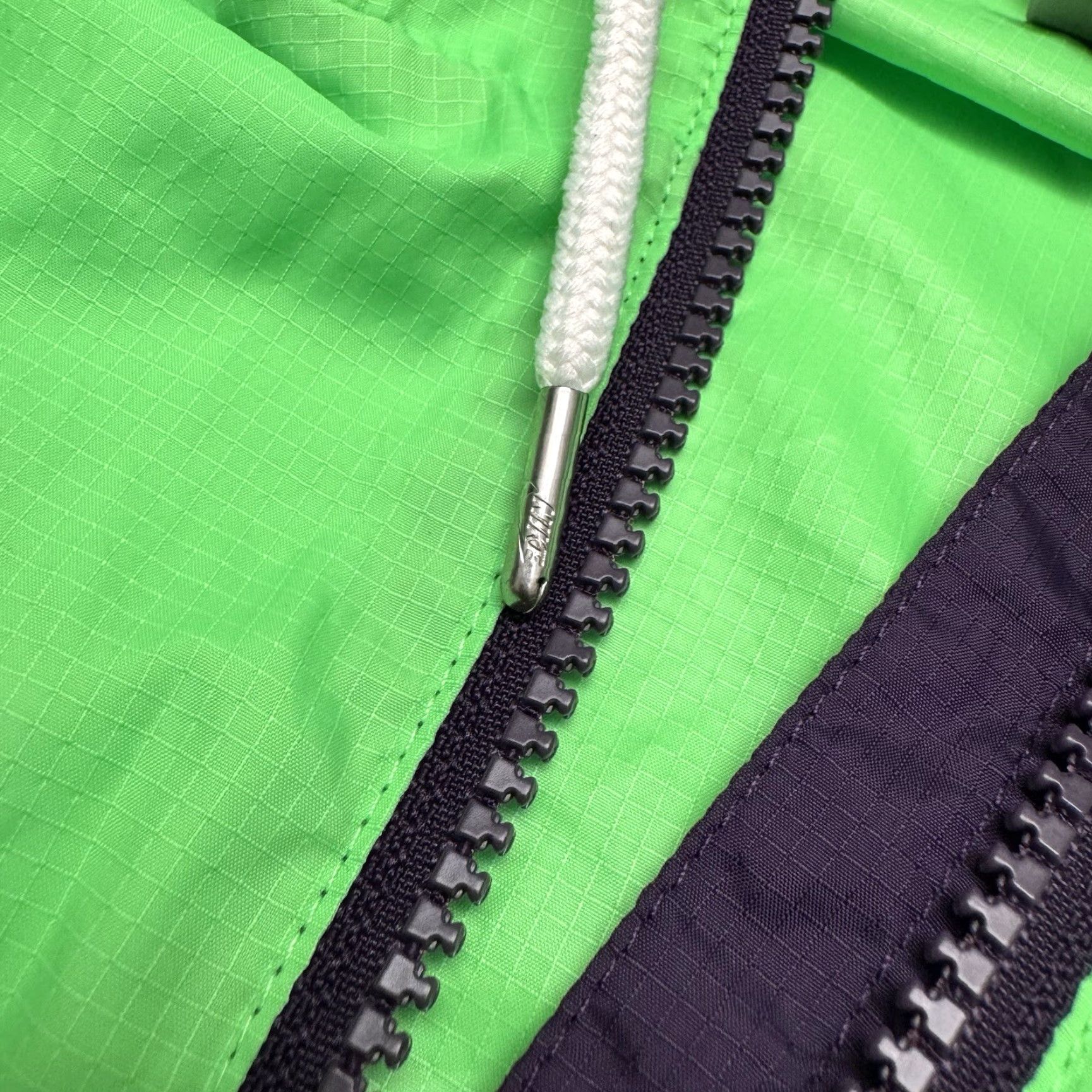 Nike VINTAGE 90s Nike Jacket Mens Large Rip Stop Lightweight Purple Grey Tab Track Jacket Sportswear Nylon Zip Activewear 90s Mens Size US L / EU 52-54 / 3 - 6 Thumbnail