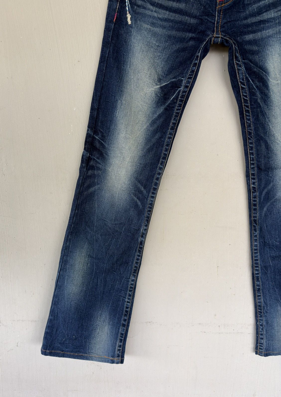 Japanese Brand Red Pepper Union Jack Streetwear Low Flared Distressed Denim Size US 31 - 4 Thumbnail