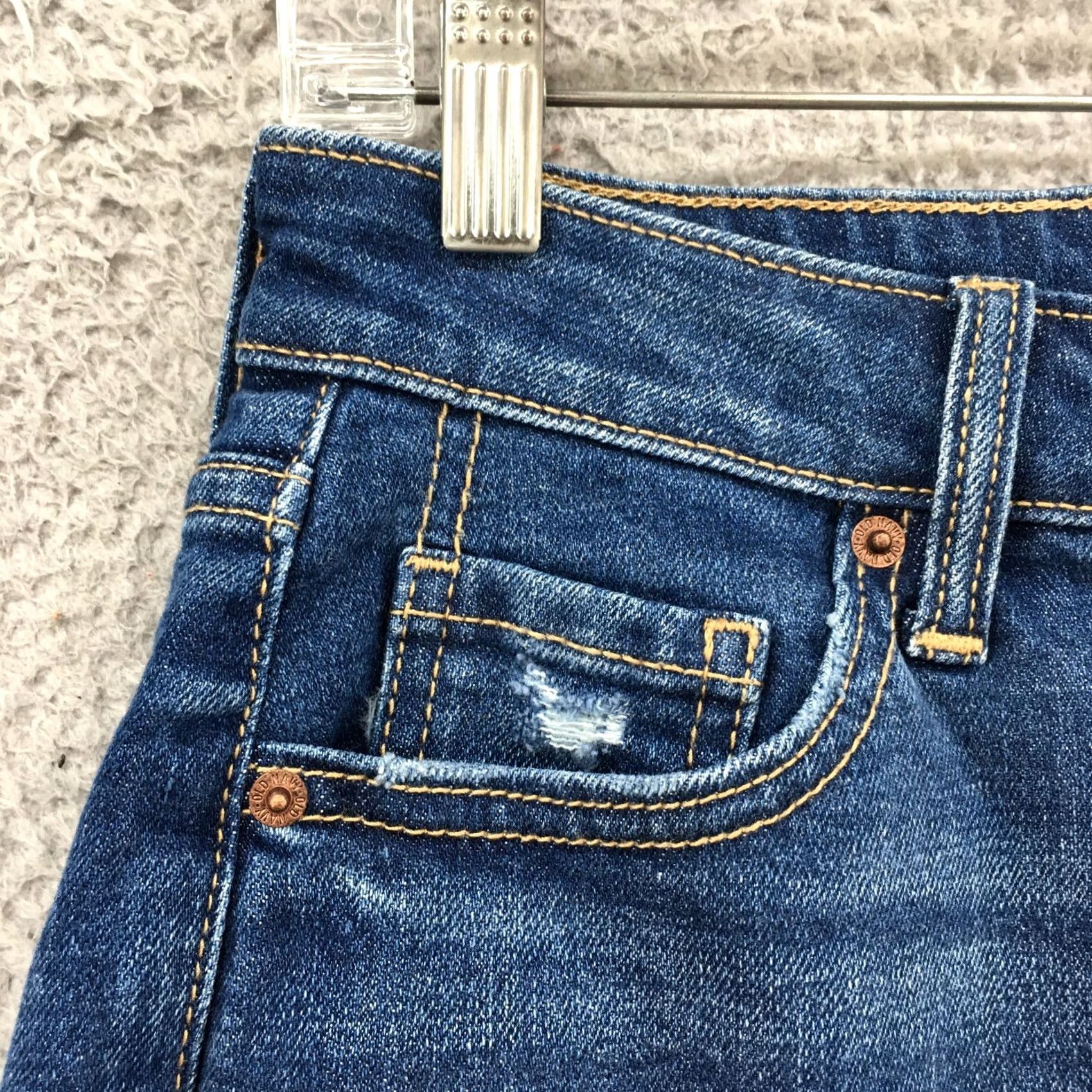 Old Navy Old Navy Shorts Womens 2 Blue Denim Cotton Blend Zip NEW Cut-Off 3.5 Inseam 28 W 3.5 Inseam Mag, Mid Rise, 5-Pocket Womens Clothing Size 26" / US 2 / IT 38 - 4 Thumbnail