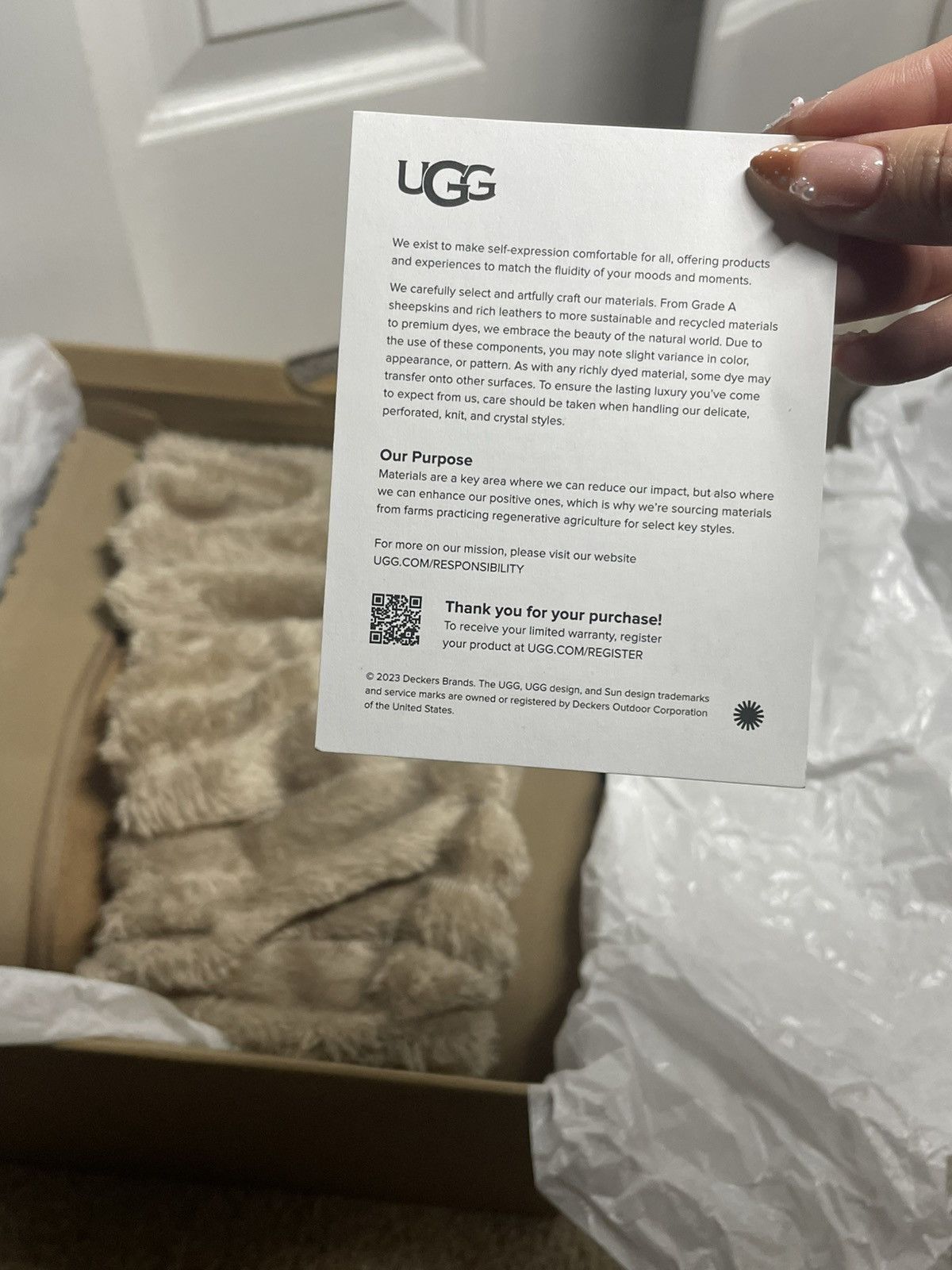 Ugg UGG Sherpa Corduroy Boots size 8 (38euro) Size US 8 / IT 38 - 4 Thumbnail