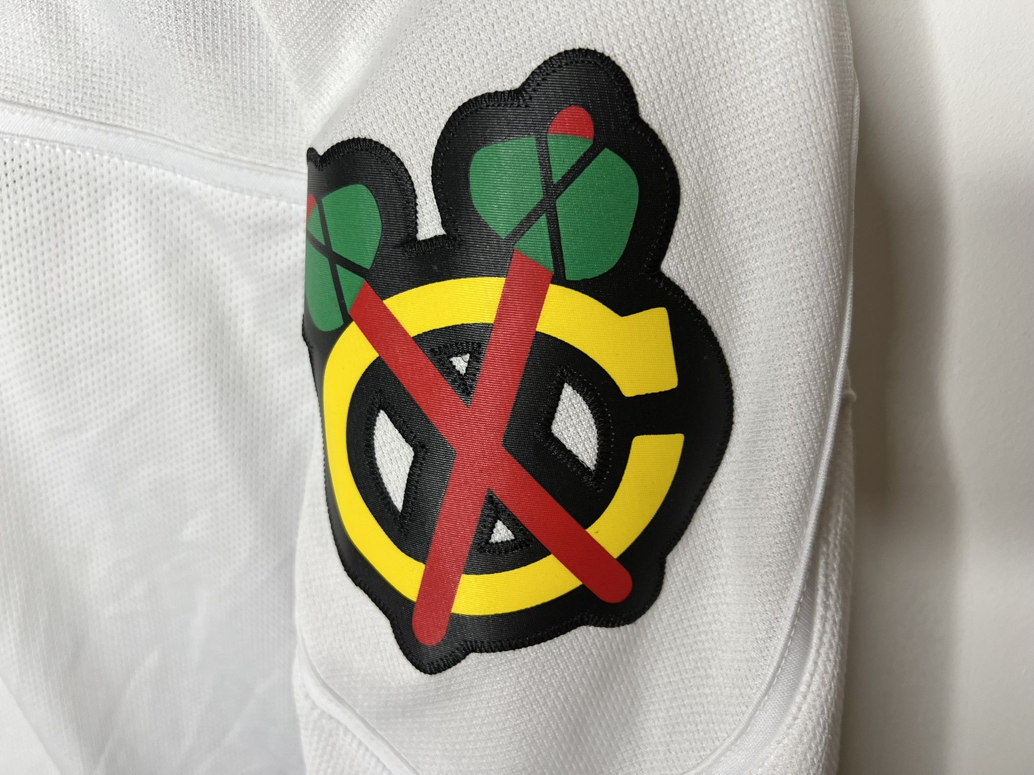 Reebok CHICAGO BLACKHAWKS 2010 AWAY NHL ICE HOCKEY JERSEY SHIRT Size US L / EU 52-54 / 3 - 3 Thumbnail
