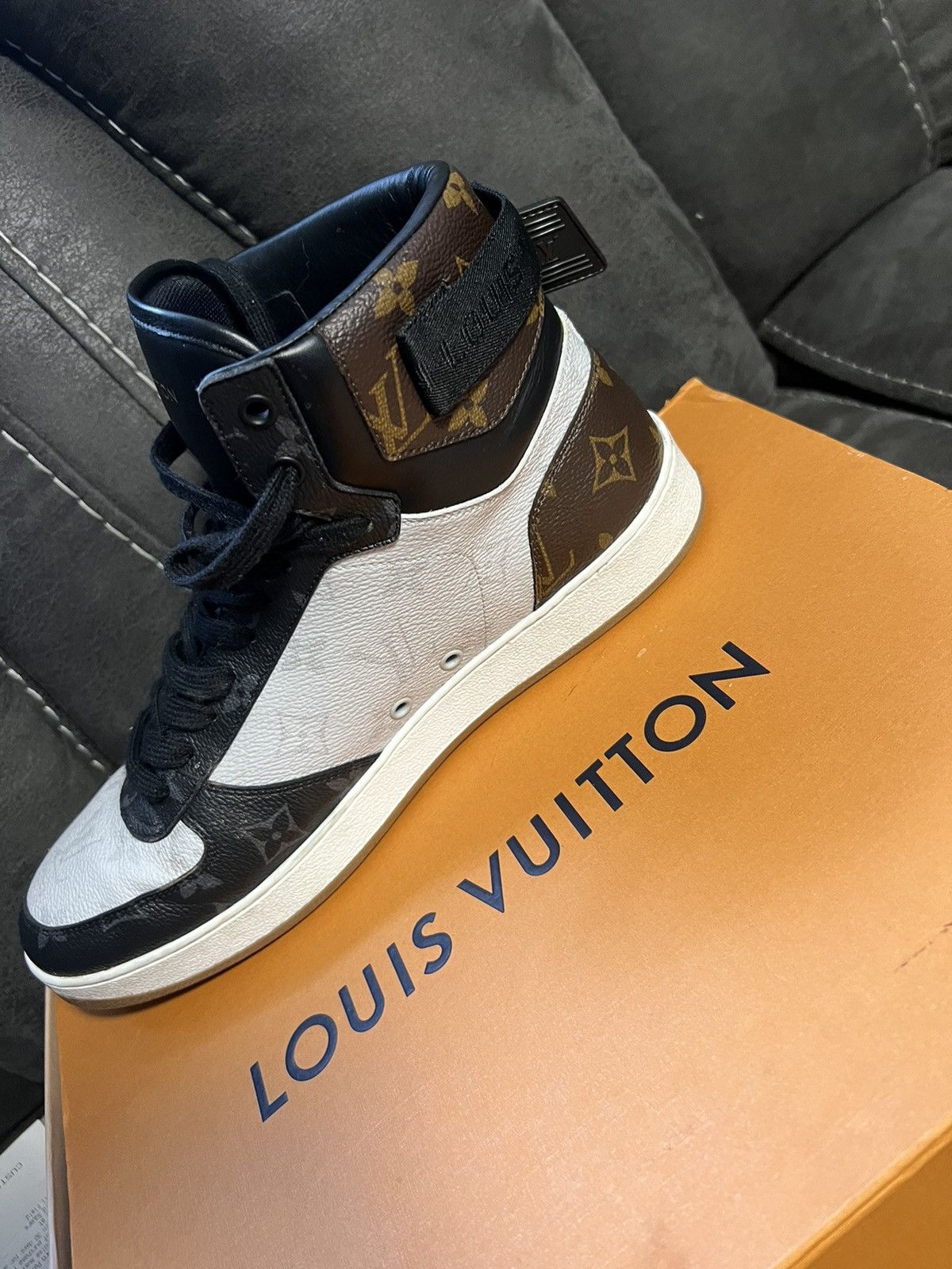 Louis Vuitton Men’s Louis Vuitton Rivoli Sneakers Size US 10 / EU 43 - 1 Thumbnail