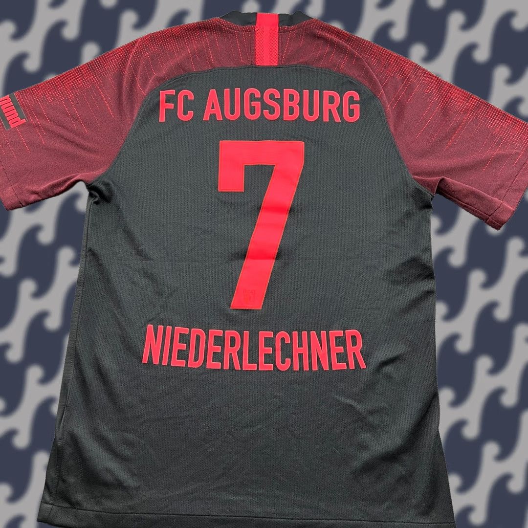 Nike Nike FC Augsburg 2019 2020 Third Florian Niederlechner Jersey Mens Sz M Shirt Football Black Mens Nike Squat Tshirt Size US M / EU 48-50 / 2 - 1 Thumbnail