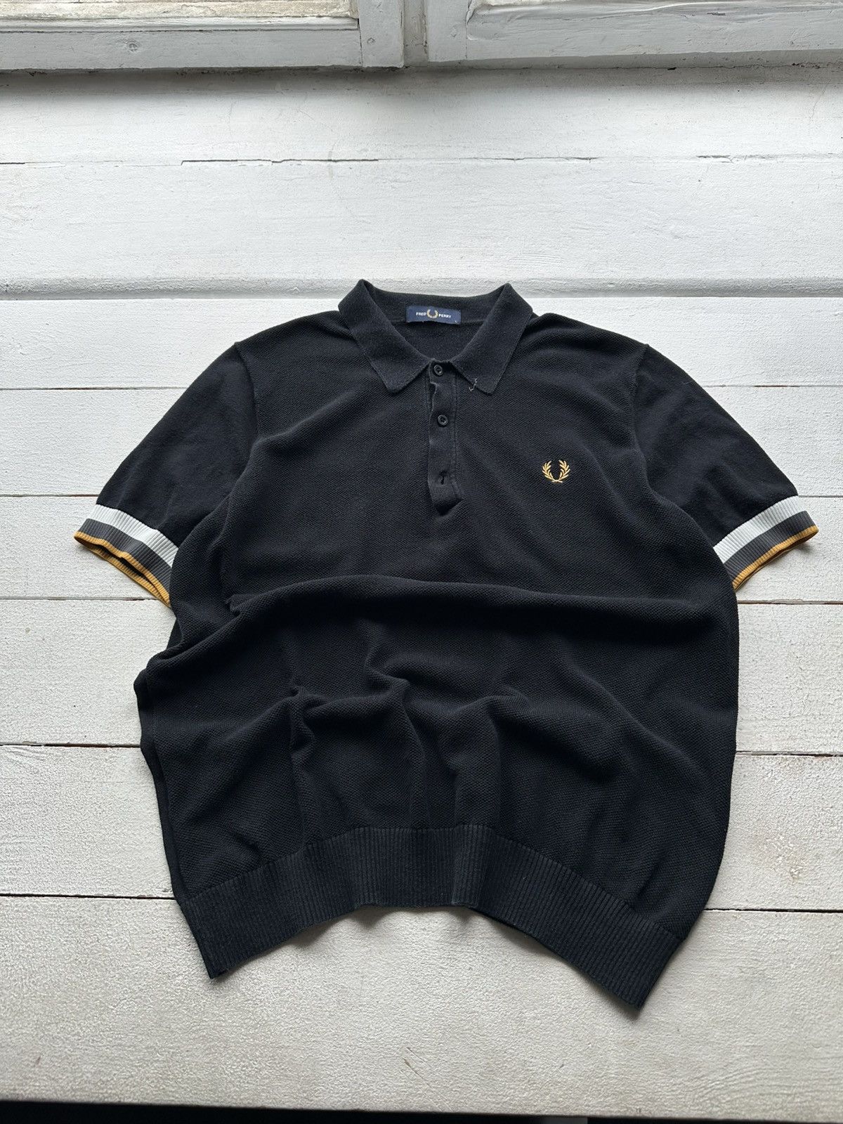 Fred Perry VNTG🚨 FRED PERRY POLO WITH LOGO Y2K RARE CASUALS Size US L / EU 52-54 / 3 - 1 Thumbnail
