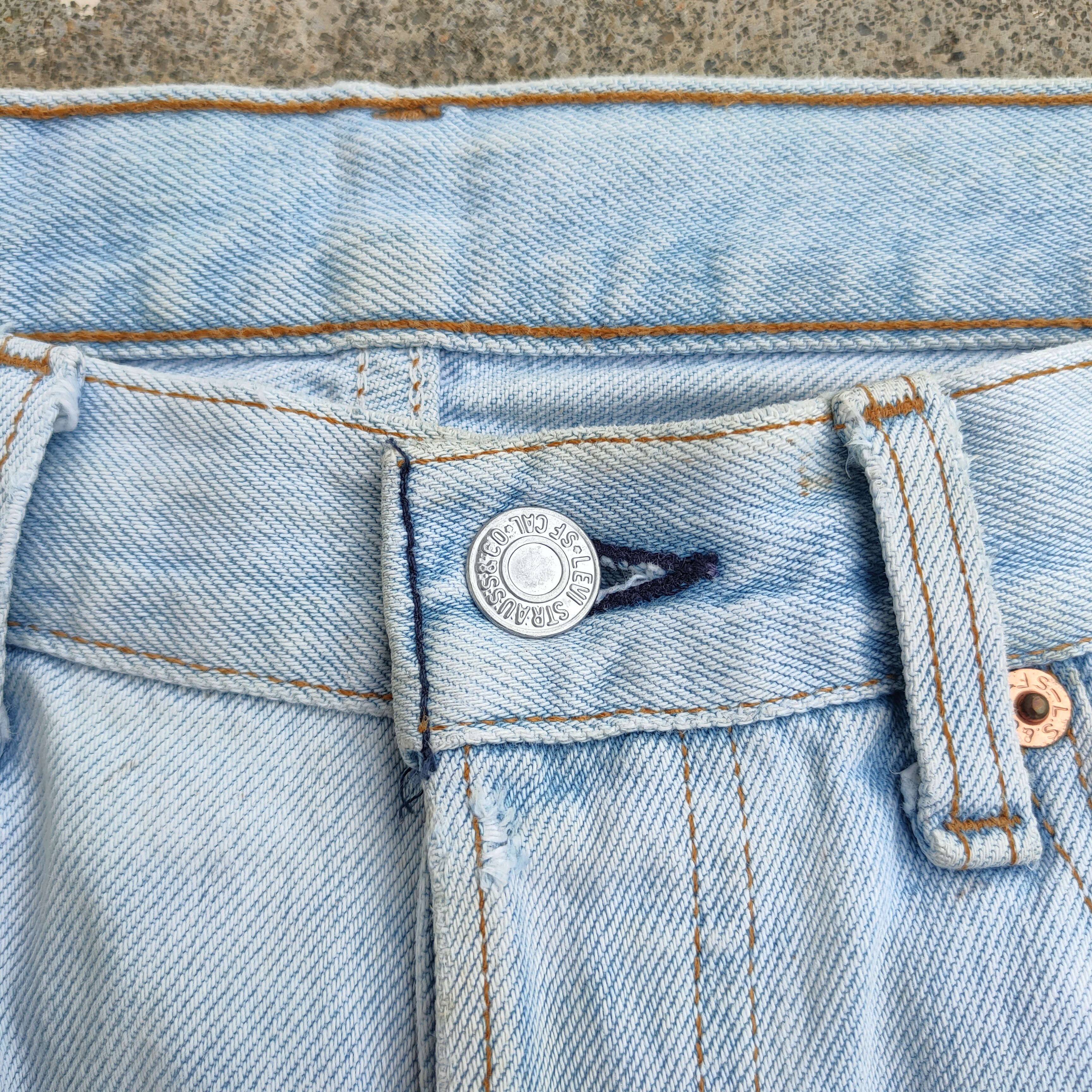 Levi's Vintage Clothing VINTAGE LEVI'S 501 USA LIGHT WASH RUSTY FADED JEAN DENIM Size US 32 / EU 48 - 6 Thumbnail