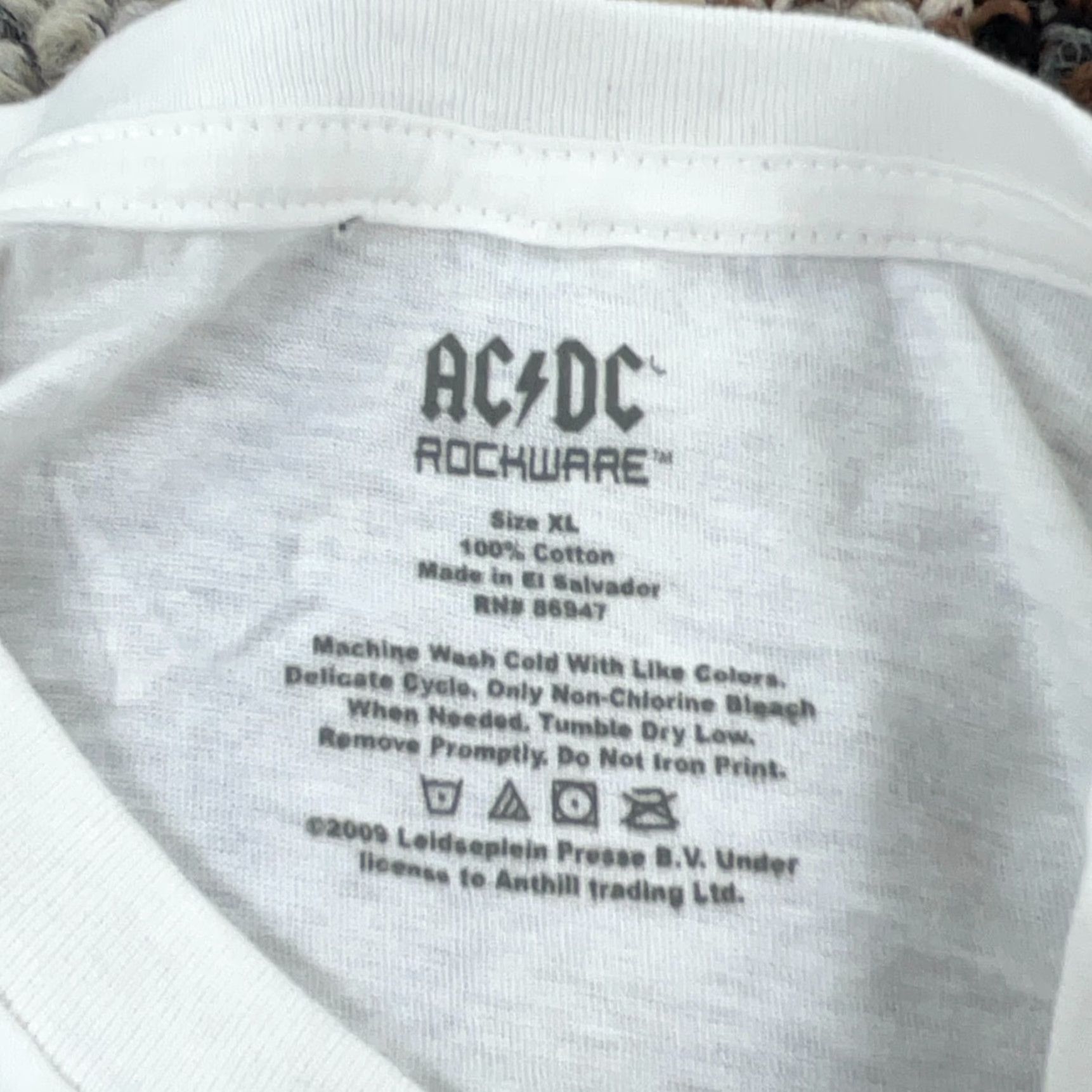 Vintage AC/DC Shirt Men XL White Tee Band Concert Rock Retro Album Covers Adult Size US XL / EU 56 / 4 - 7 Thumbnail