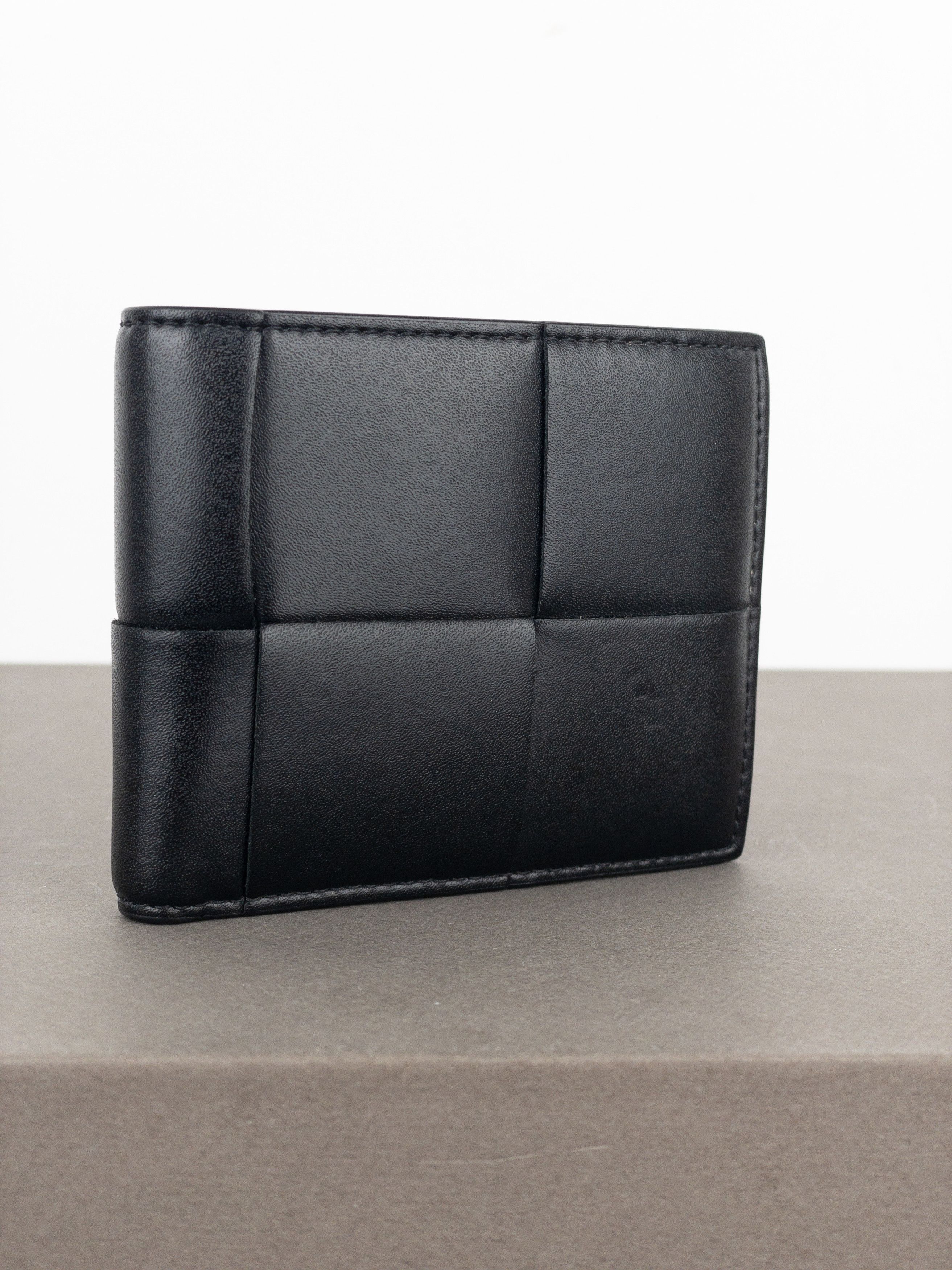 Bottega Veneta Bottega Veneta Cassette Bi-Fold Wallet Leather Black Size ONE SIZE - 16 Thumbnail