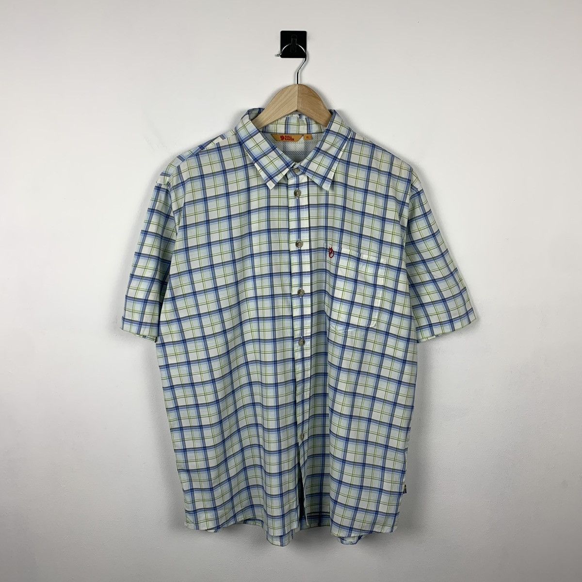 Fjallraven Fjallraven Plaid Outdoor Shirt Short Sleeve Men’s Size XL Size US XL / EU 56 / 4 - 1 Thumbnail