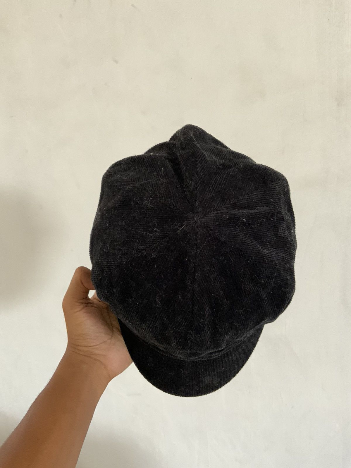 Uniqlo Corduroi Black Uniqlo Newsboy Hat Size ONE SIZE - 6 Thumbnail
