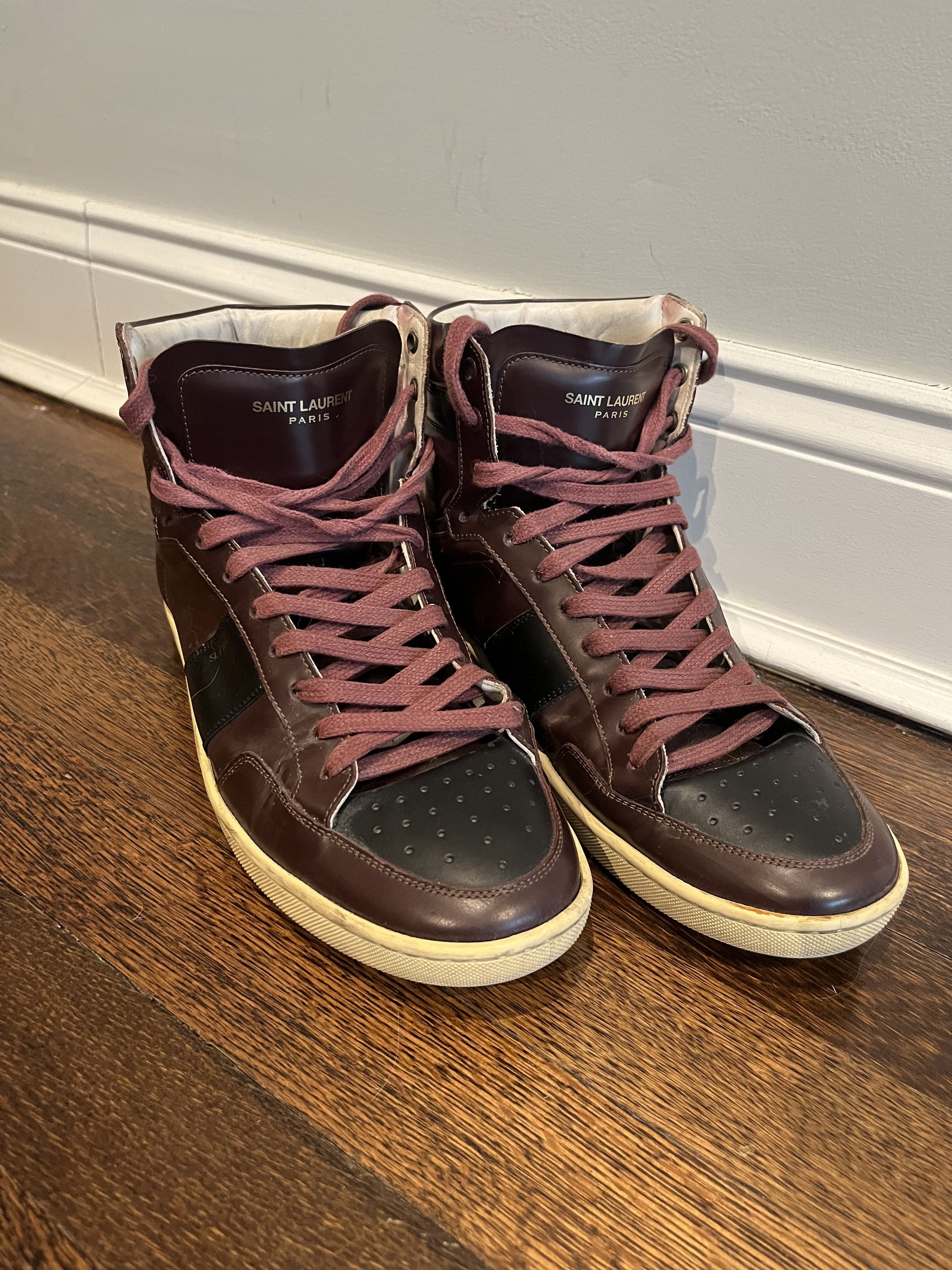image of Saint Laurent Paris Saint Laurent Court Classic Sl/10H Red Size 10 / 43 Shoes in Burgundy, Men's