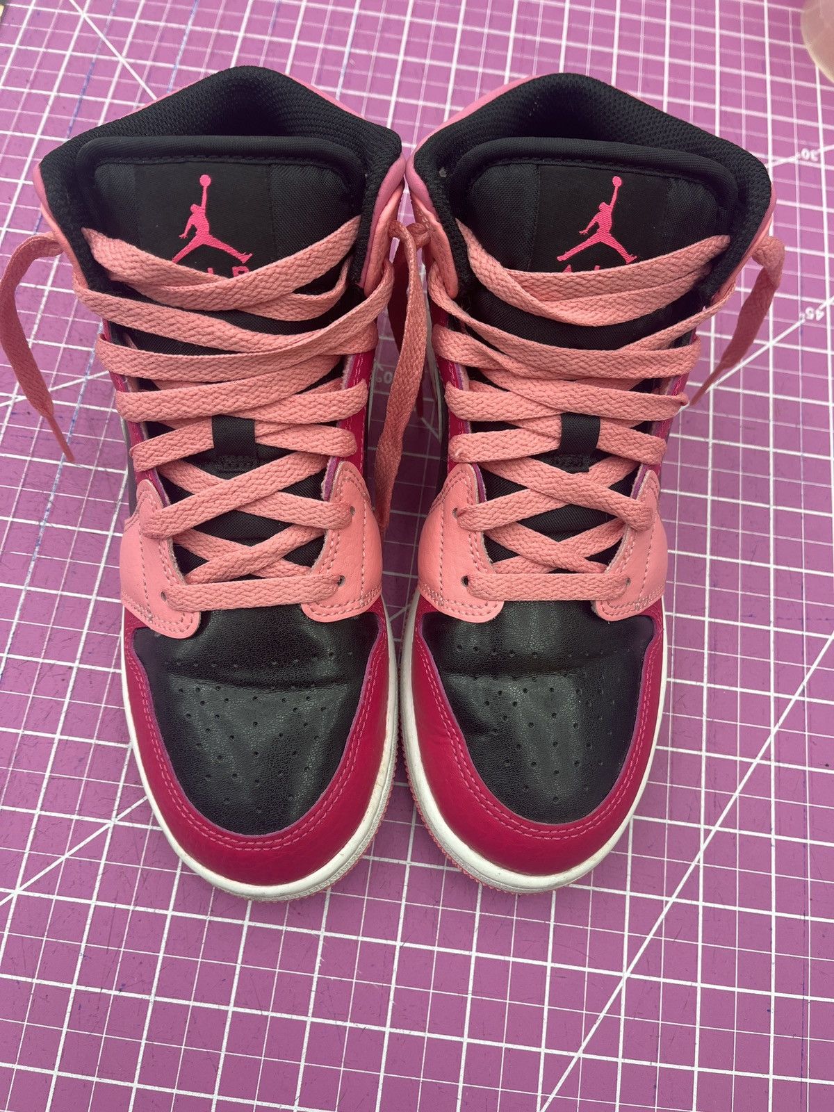 Jordan Brand Air Jordan 1 Mid size 6 Y Youth Pinksicle Pink Black Size US 6 / IT 36 - 3 Thumbnail