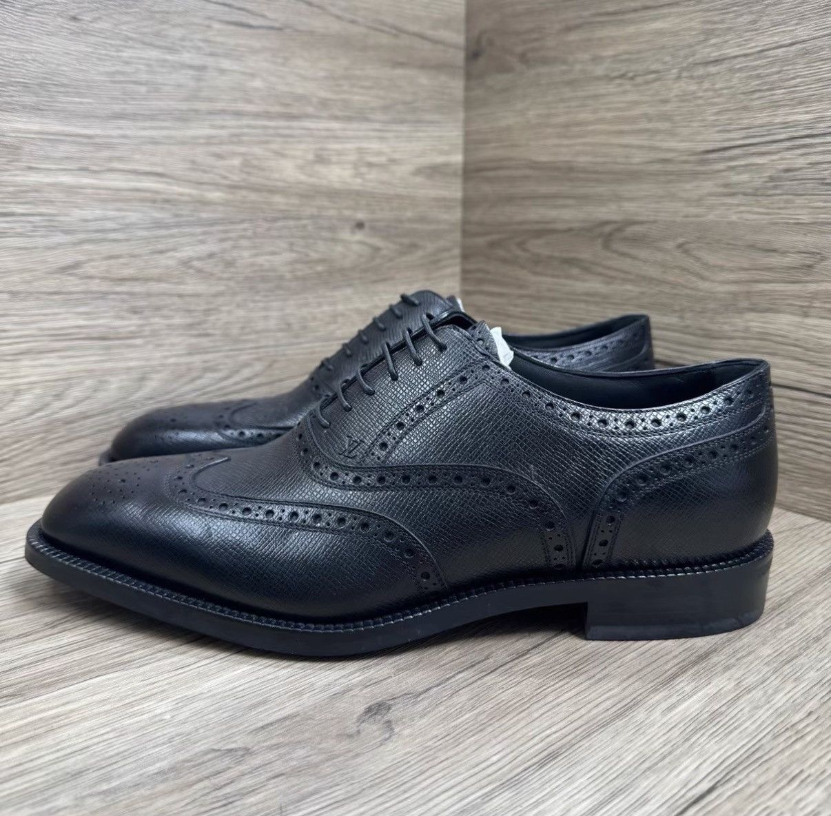 Louis Vuitton Louis Vuitton Richelieu Brogue Leather Shoes J41 Size US 7.5 / EU 40-41 - 1 Thumbnail
