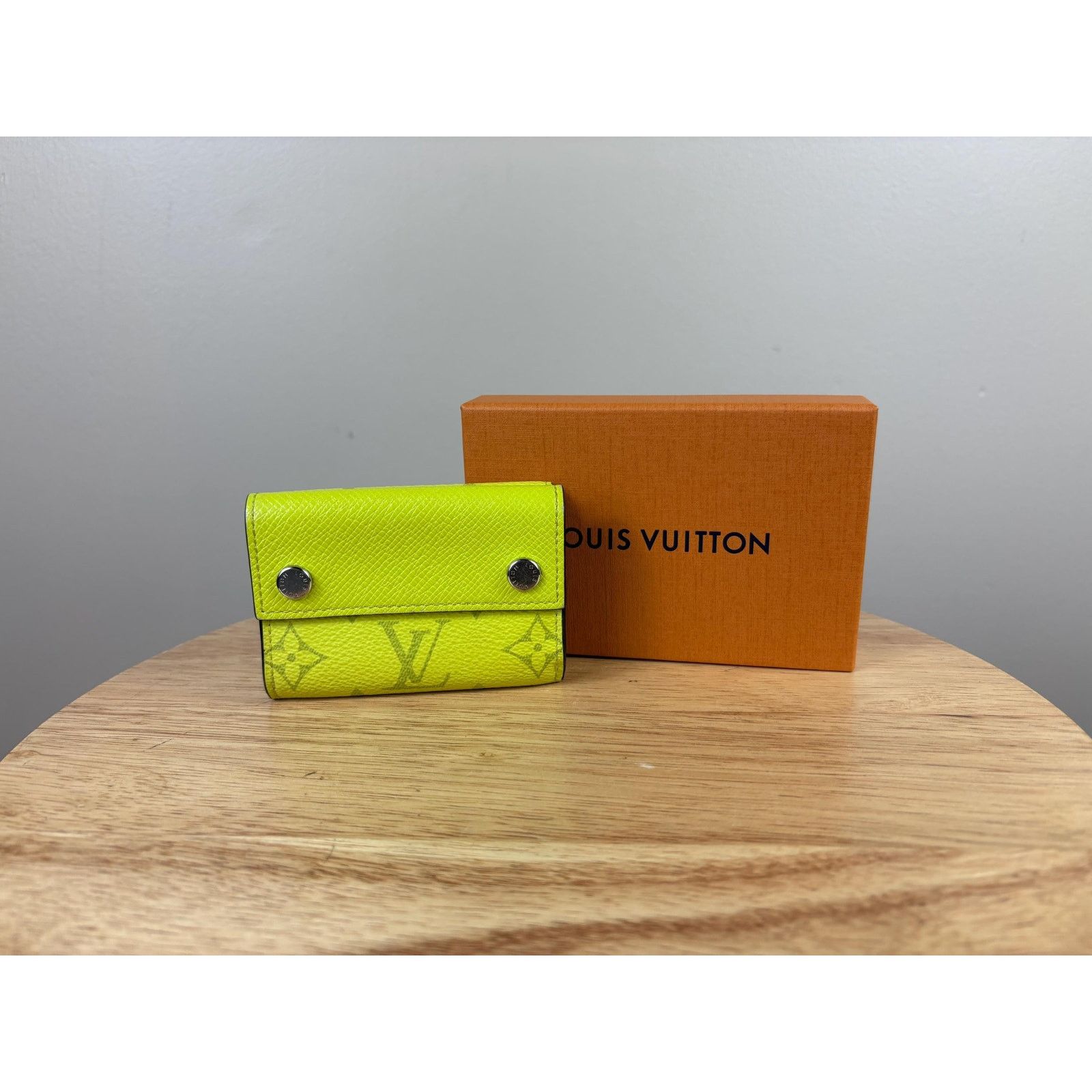 Louis Vuitton Authentic Louis Vuitton Taigalama Discovery Compact Wallet Size ONE SIZE - 1 Thumbnail