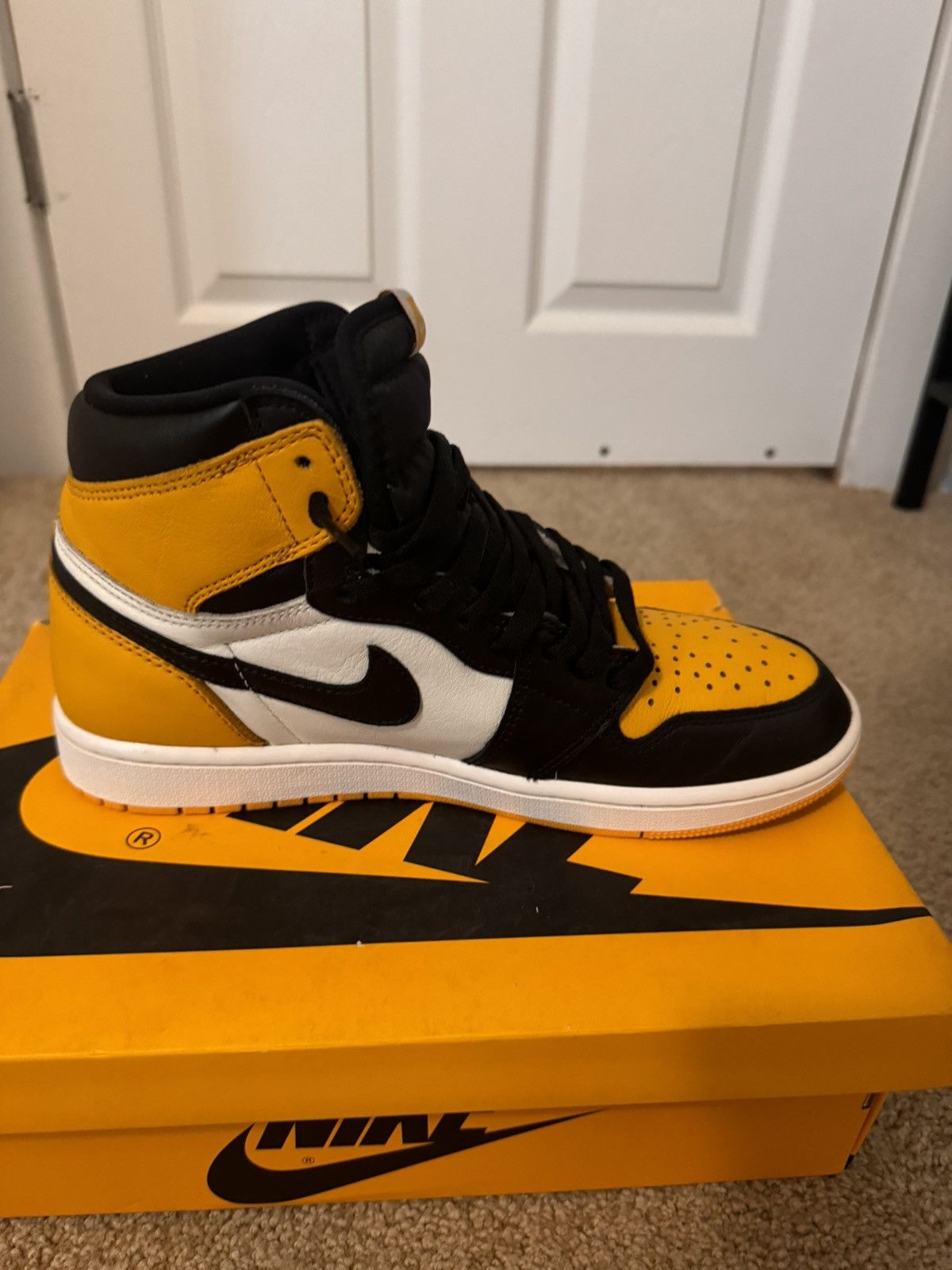 Jordan Brand Air Jordan 1 High Retro OG Size US 9 / EU 42 - 7 Thumbnail
