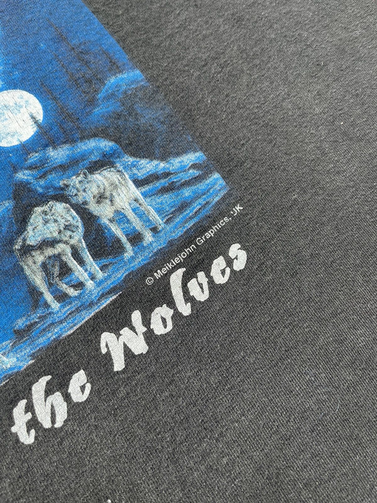 Vintage VINTAGE Y2K ANIMALS “NIGHT of the WOLVES” FADED T-SHIRT Size US XL / EU 56 / 4 - 9 Thumbnail