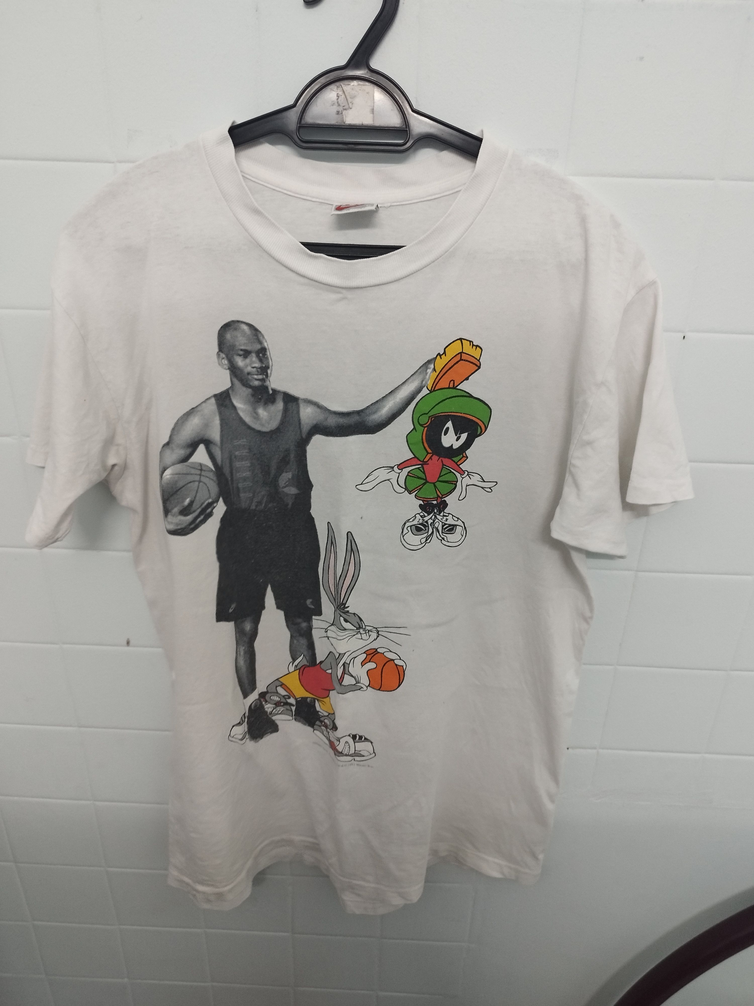 Vintage Nike Michael Jordan space jam shirt
