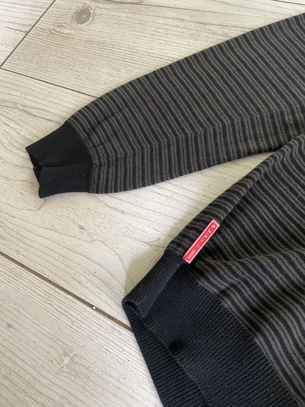 Prada Prada Red Tab Sweater Size US L / EU 52-54 / 3 - 12 Thumbnail