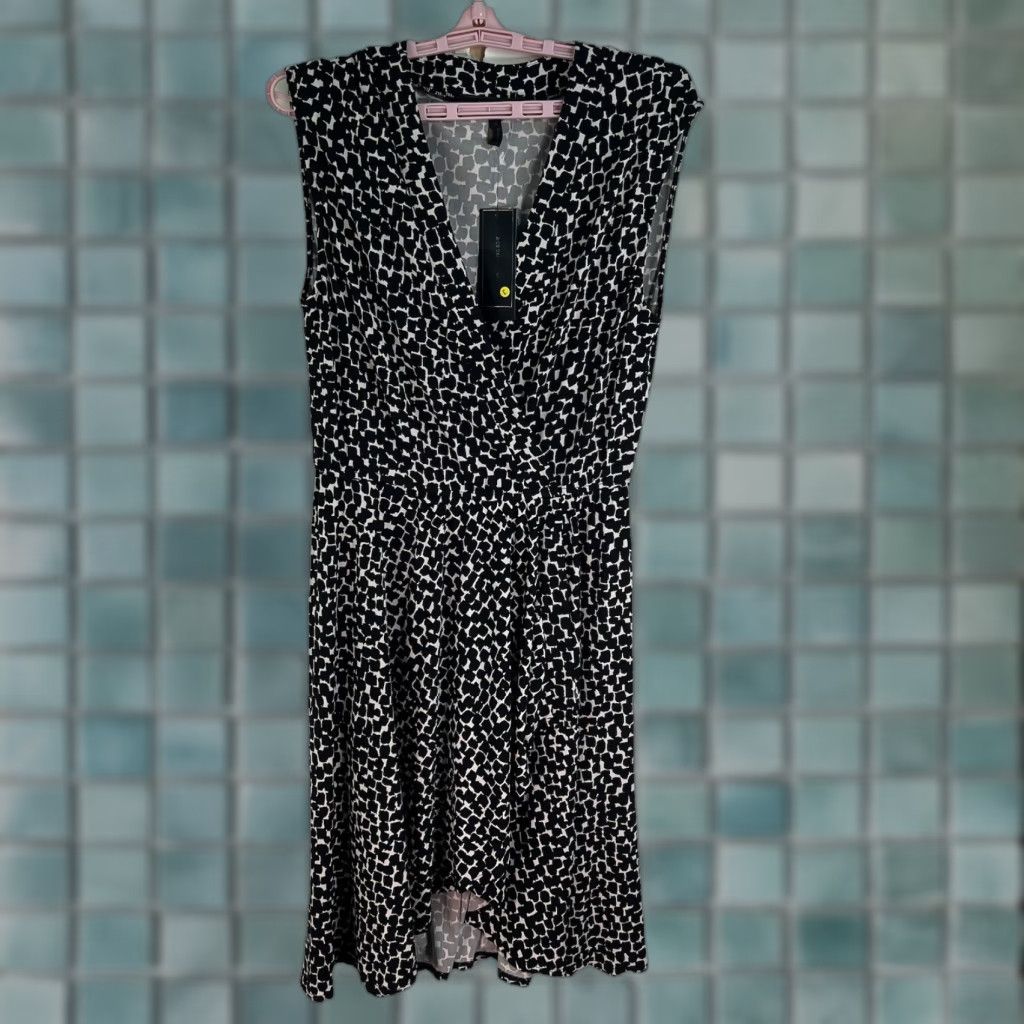 Bcbgmaxazria BCBG Maxazaria Animal Print Wrap Open Dress Women’s M Black-And-White NWT Size M / US 6-8 / IT 42-44 - 1 Thumbnail