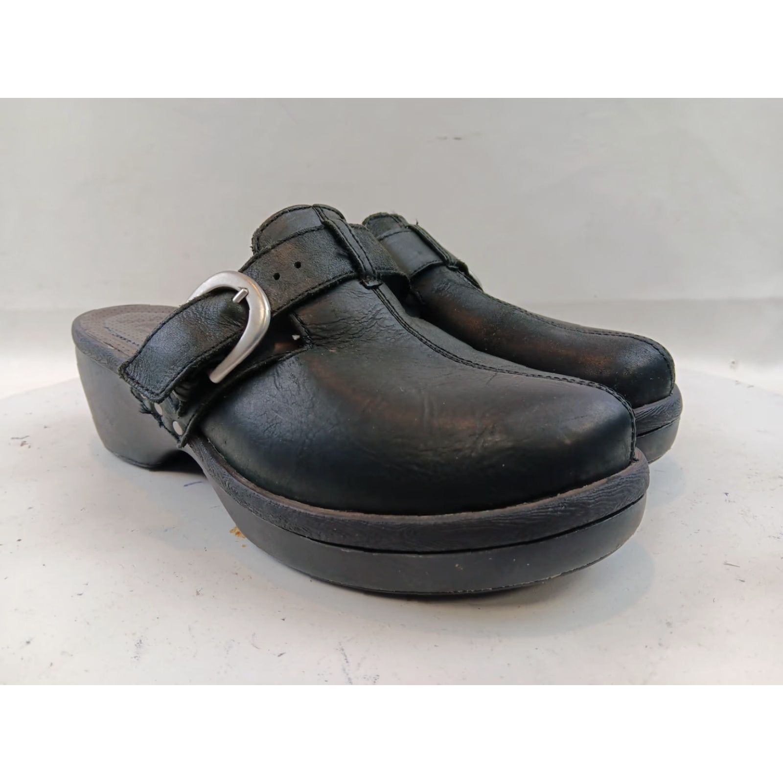Crocs Crocs Cobbler 15513 Women Sz 11 Black Leather Mule Clogs Wedge Slip On Buckle Size US 11 / IT 41 - 2 Thumbnail