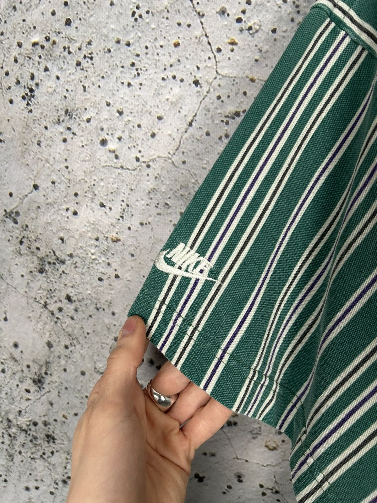 Nike Vintage Nike Stripe 90s Green Tee Archive Rare Sport Hype Size US M / EU 48-50 / 2 - 5 Thumbnail