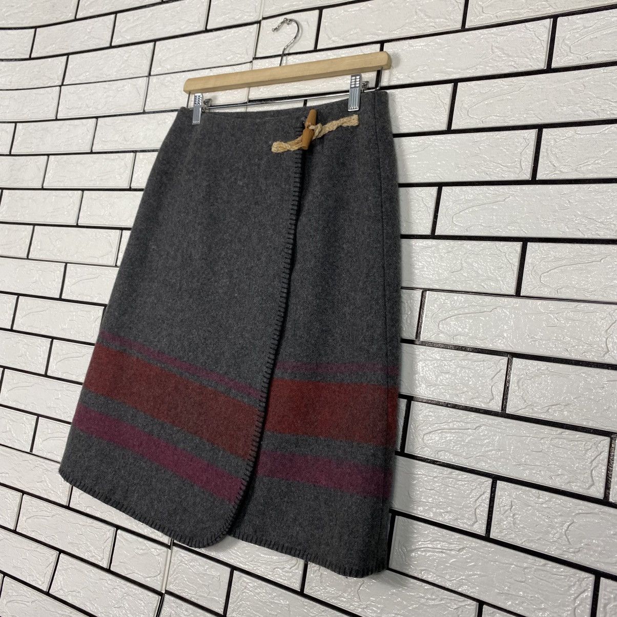 Japanese Brand Vintage Wool Skirt Striped Naf Naf Sport Issey Miyake Size 30" / US 8 / IT 44 - 3 Thumbnail