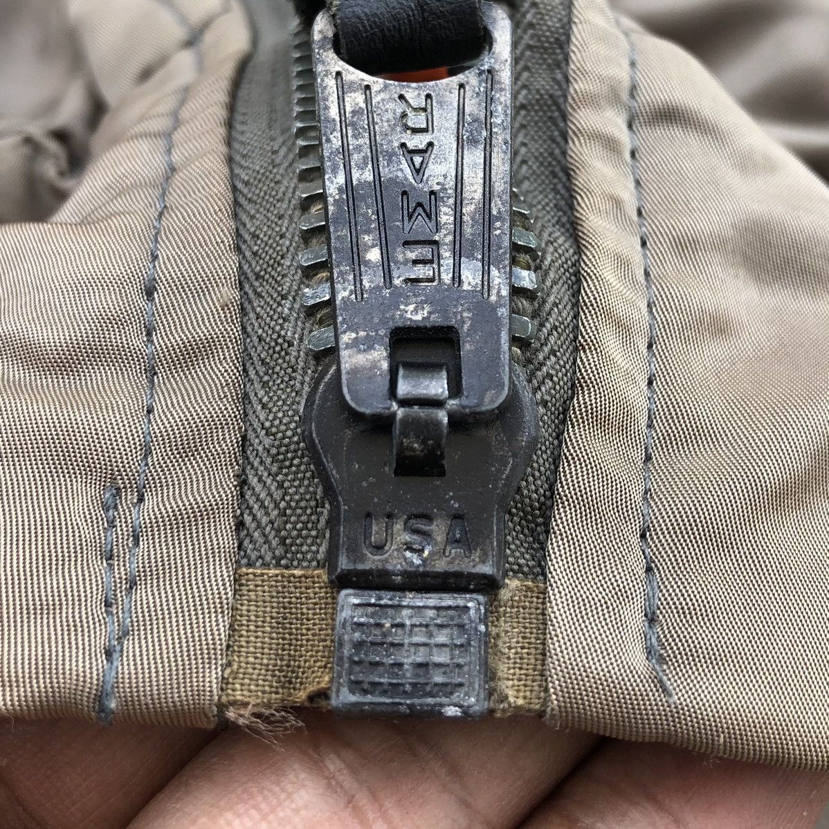 Avirex Vintage 80s Avirex MA-1 VF-117 Military Patches Bomber Size US L / EU 52-54 / 3 - 18 Thumbnail