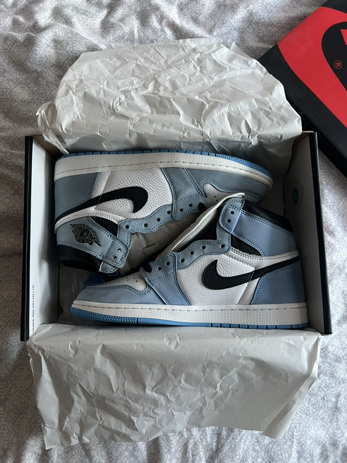 Jordan Brand Jordan 1 Retro High University Blue 2021 Size US 10 / EU 43 - 2 Thumbnail