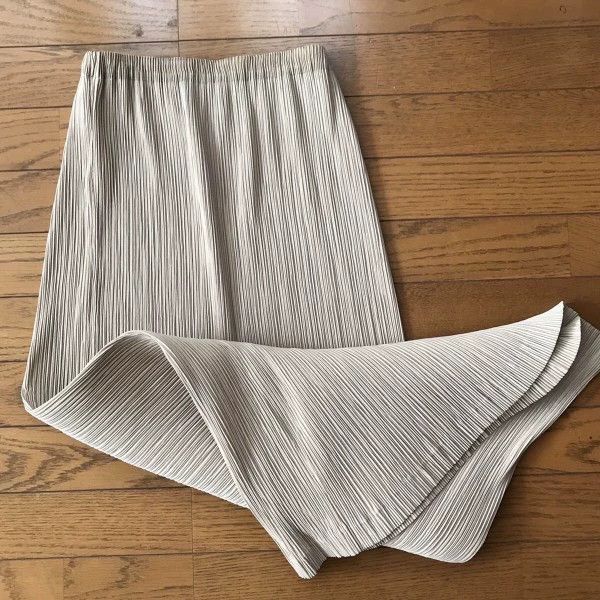 Issey Miyake Issey Miyake A light grey skirt Size 25" / US 0 / IT 36 - 1 Thumbnail