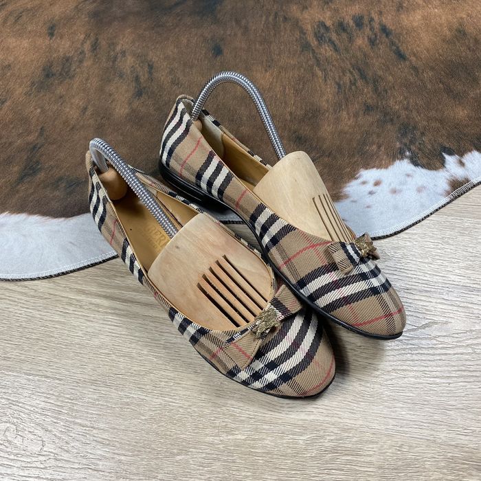 Burberry shoes deals size 7